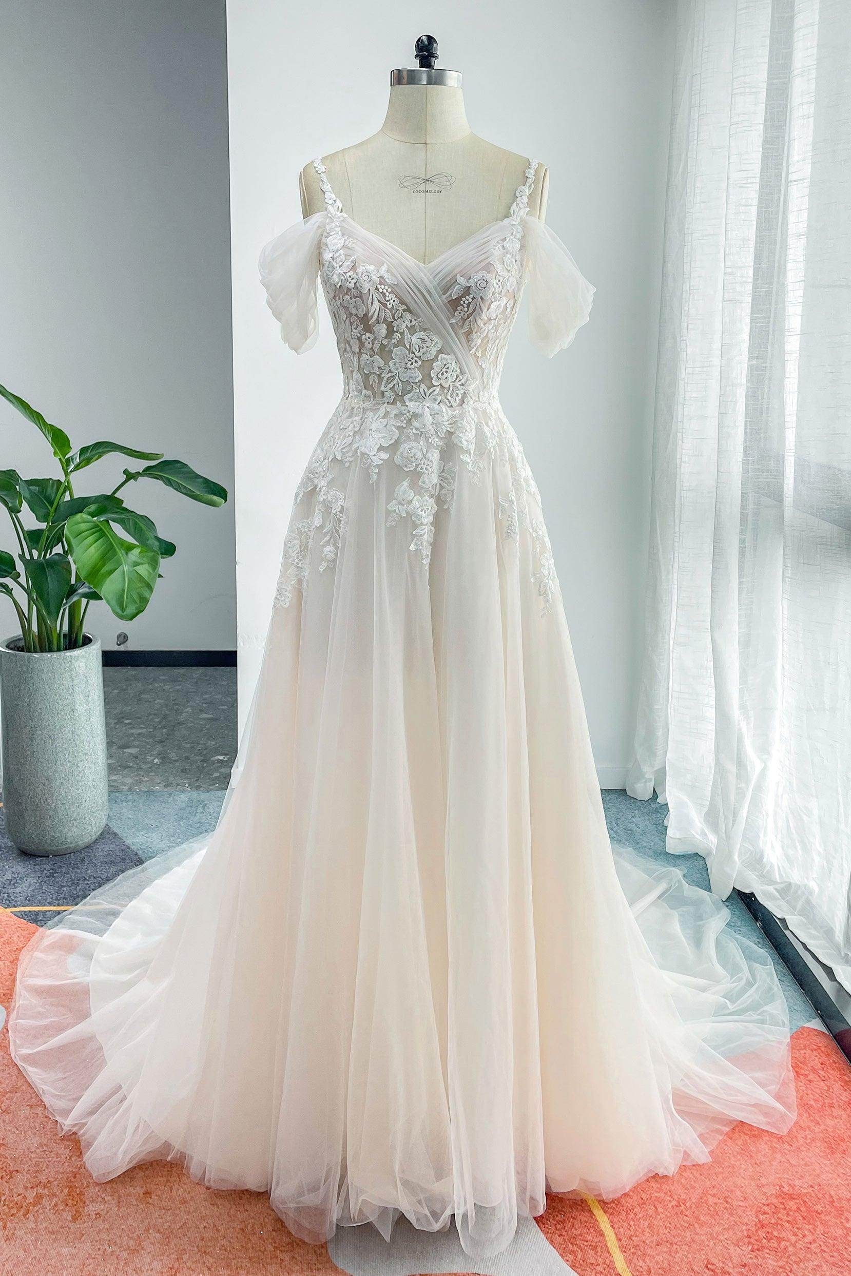 A-Line Cold Shoulder Chapel Train Lace Tulle Romantic Wedding Dress with Appliques COCOMELODY CW3127 A-Line Cold Shoulder Chapel Train Lace Tulle Romantic Wedding Dress with Appliques COCOMELODY CW3127