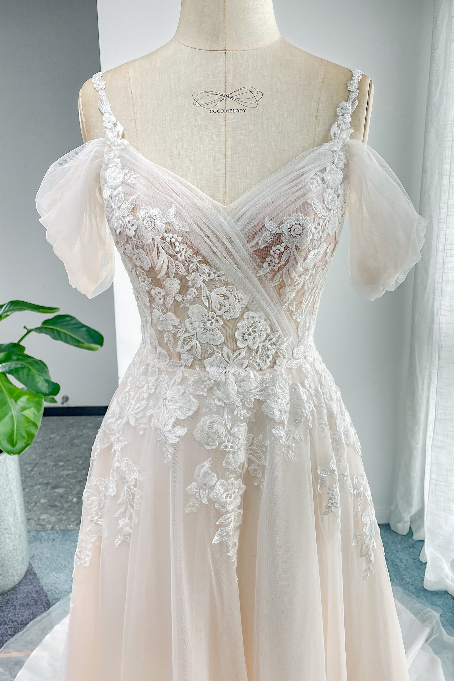A-Line Chapel Train Lace Tulle Wedding Dress CW3127