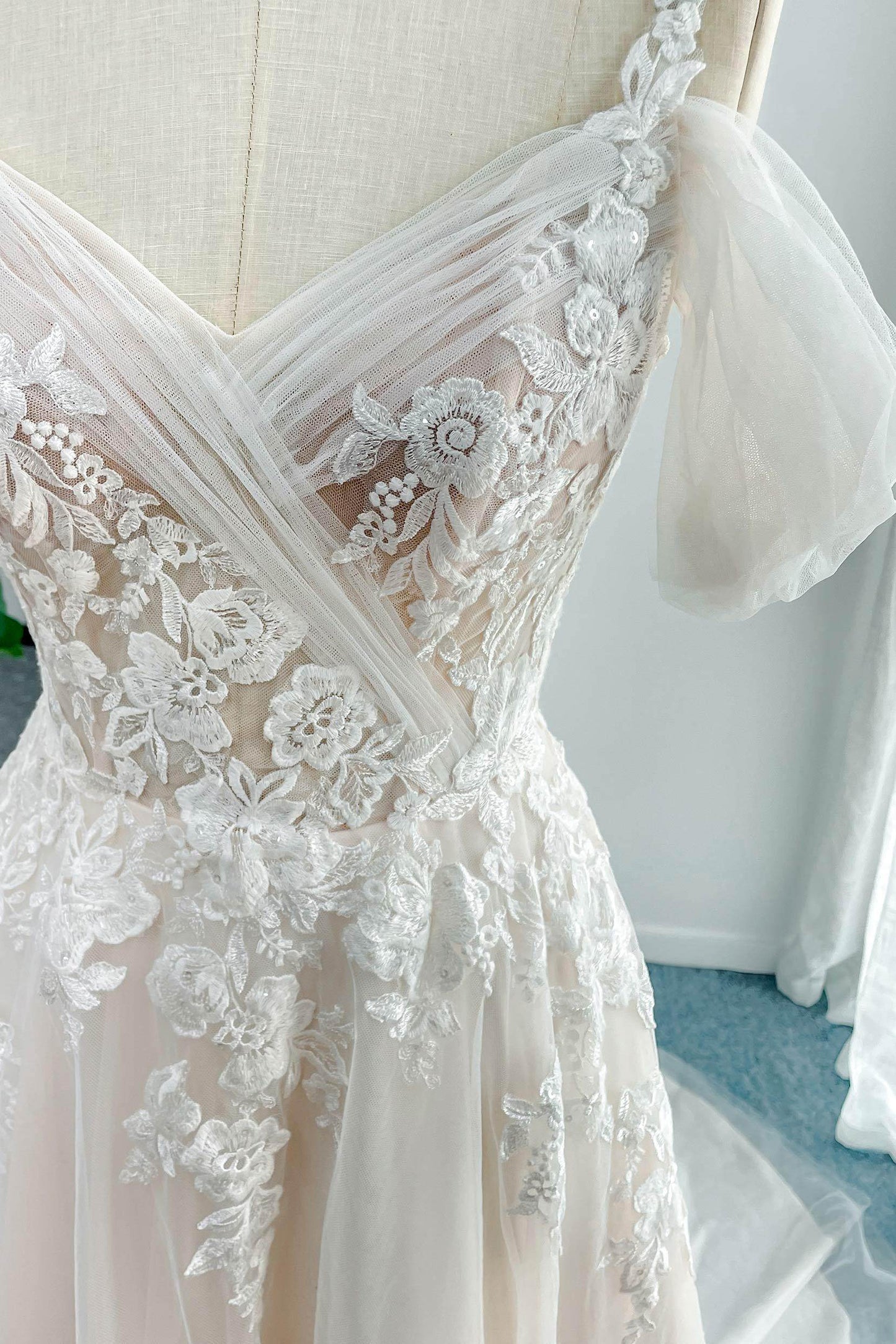 A-Line Chapel Train Lace Tulle Wedding Dress CW3127 - COCOMELODY