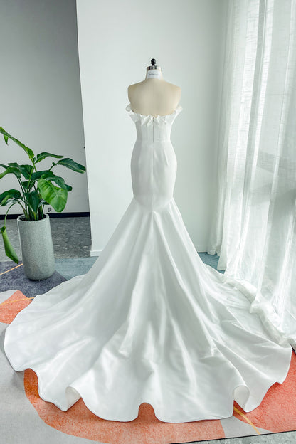 Trumpet-Mermaid Court Train Taffeta Wedding Dress CW3131
