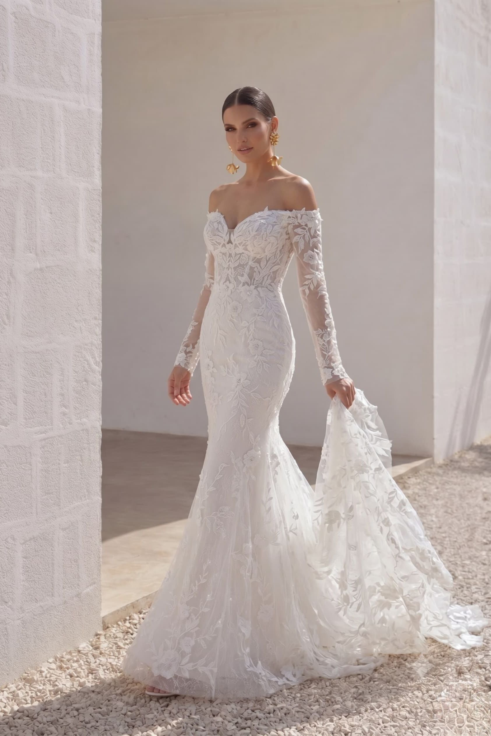 Lace Mermaid Wedding Dress V-Neck Corset Back Chapel Train Bridal Gown COCOMELODY CW3135, 45 Days / As Picture:Ivory/Sand / US14-UK16-EUR44