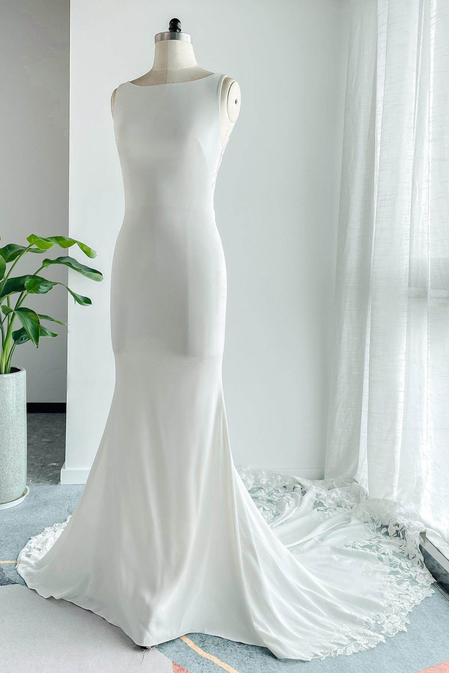 Trumpet-Mermaid Court Train Lace Stretch Satin Wedding Dress CW3138 - COCOMELODY