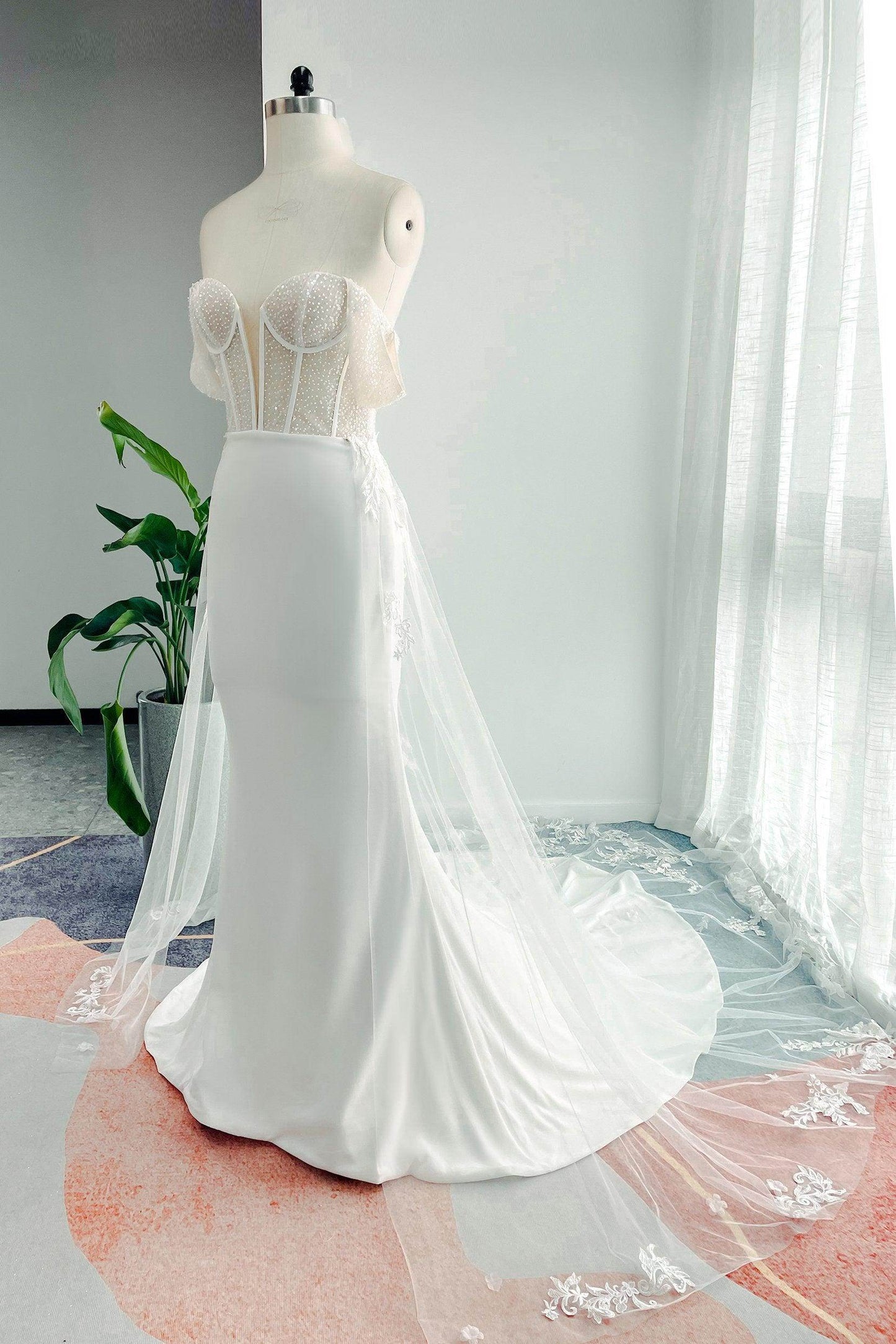 Trumpet-Mermaid Court Train Lace Stretch Satin Wedding Dress CW3139 - COCOMELODY
