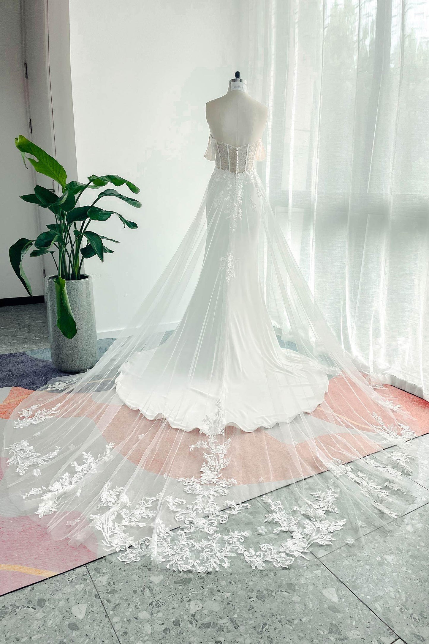 Trumpet-Mermaid Court Train Lace Stretch Satin Wedding Dress CW3139 - COCOMELODY