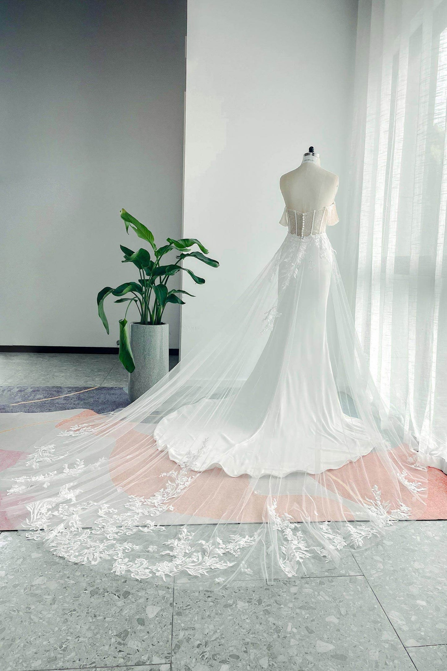 Trumpet-Mermaid Court Train Lace Stretch Satin Wedding Dress CW3139 - COCOMELODY