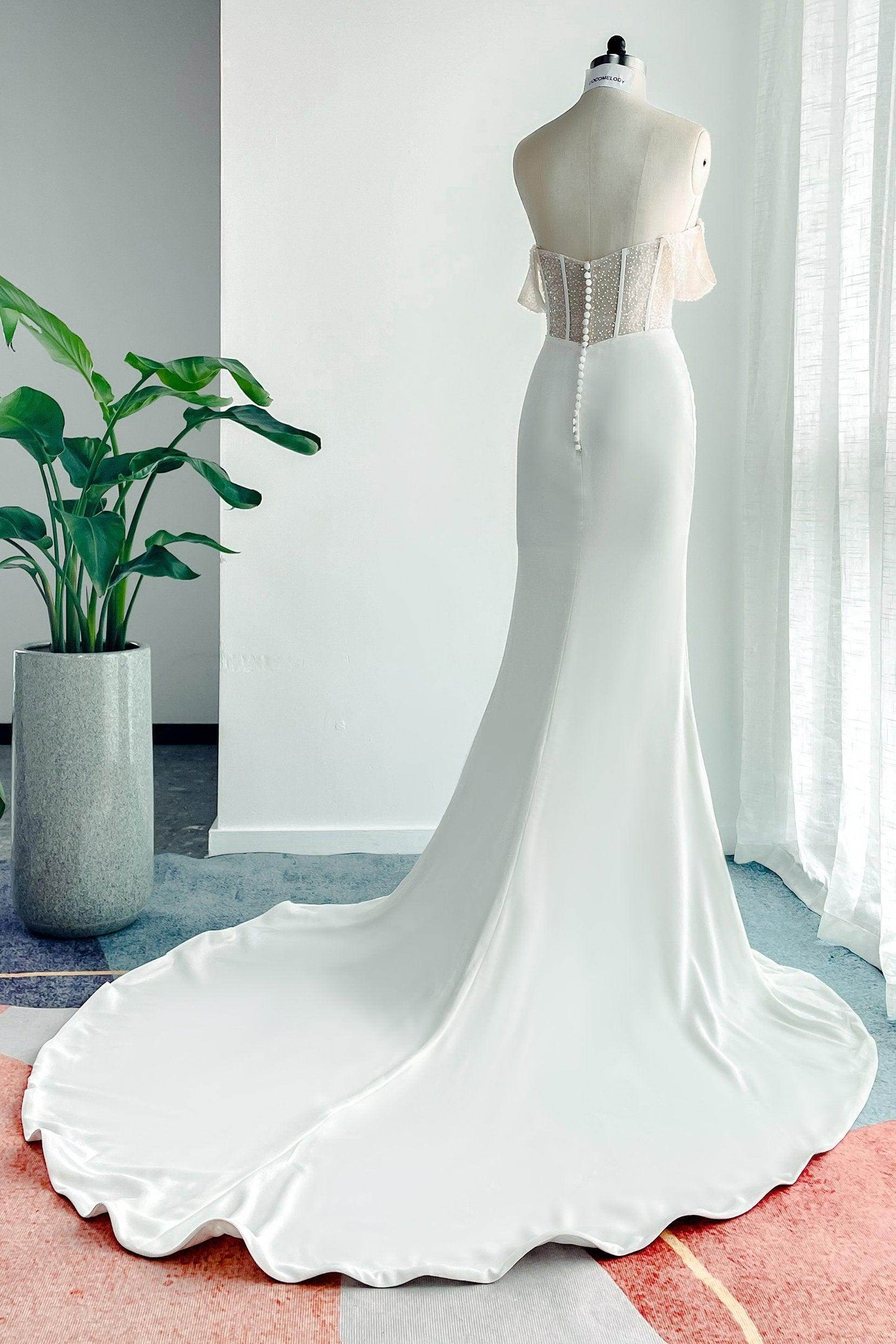 Trumpet-Mermaid Court Train Lace Stretch Satin Wedding Dress CW3139 - COCOMELODY
