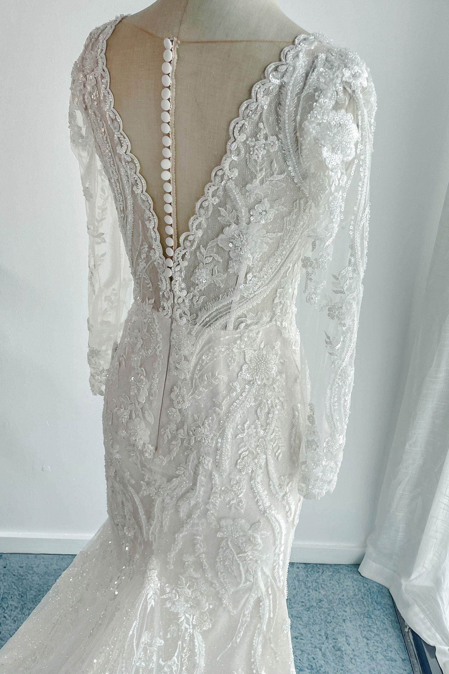 Trumpet-Mermaid Chapel Train Lace Tulle Wedding Dress CW3141 - COCOMELODY