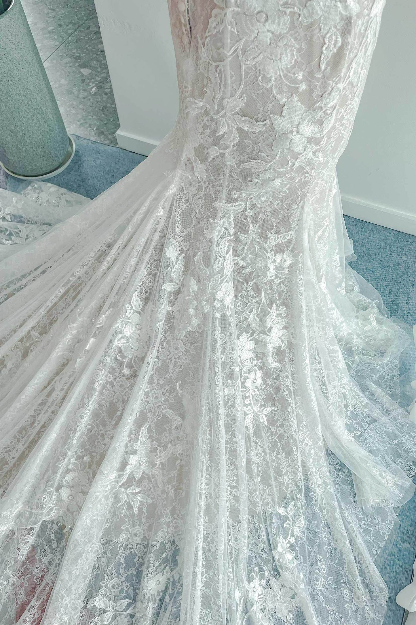 Trumpet-Mermaid Chapel Train Lace Tulle Wedding Dress CW3142 - COCOMELODY