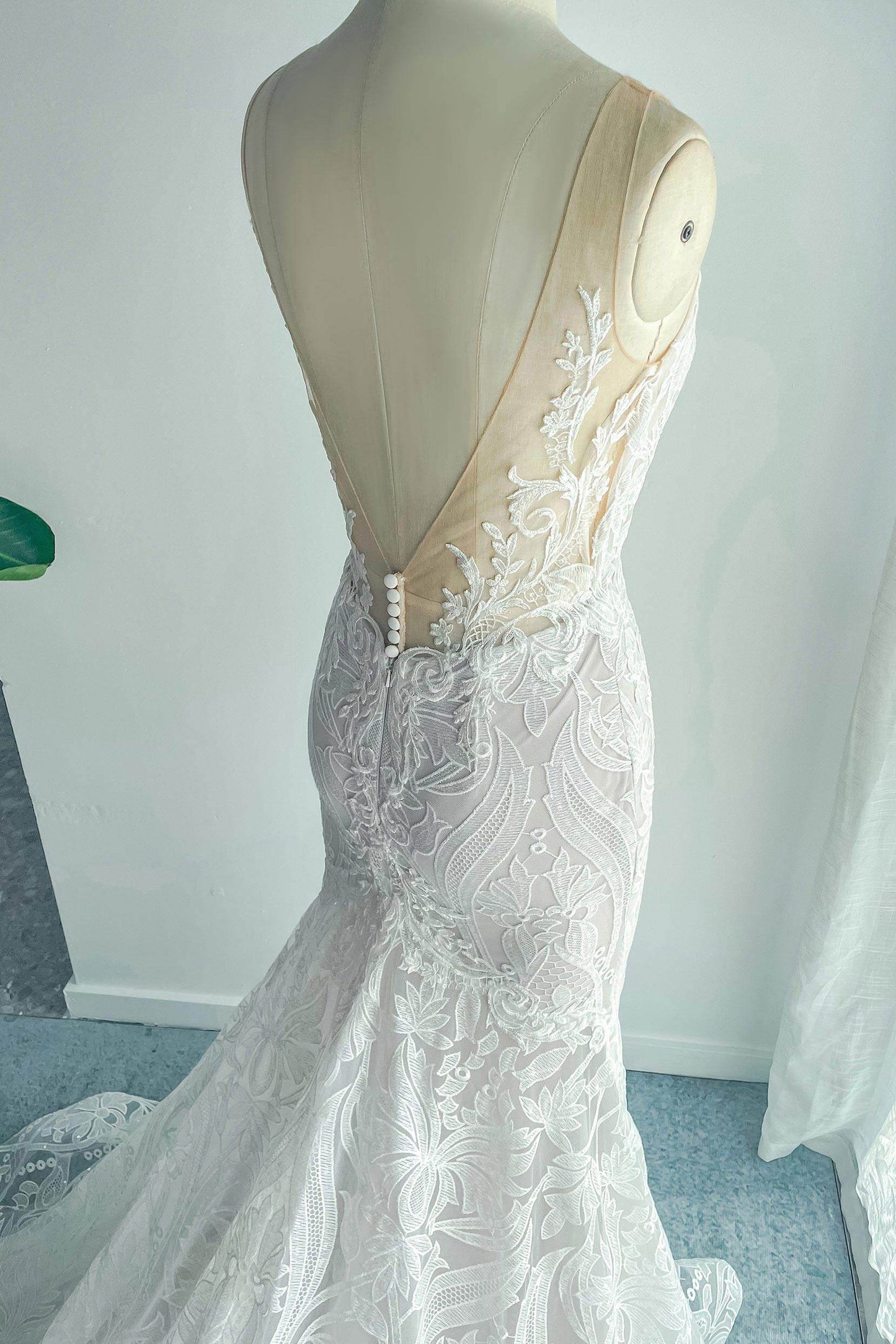 Trumpet-Mermaid Chapel Train Lace Tulle Wedding Dress CW3145 - COCOMELODY