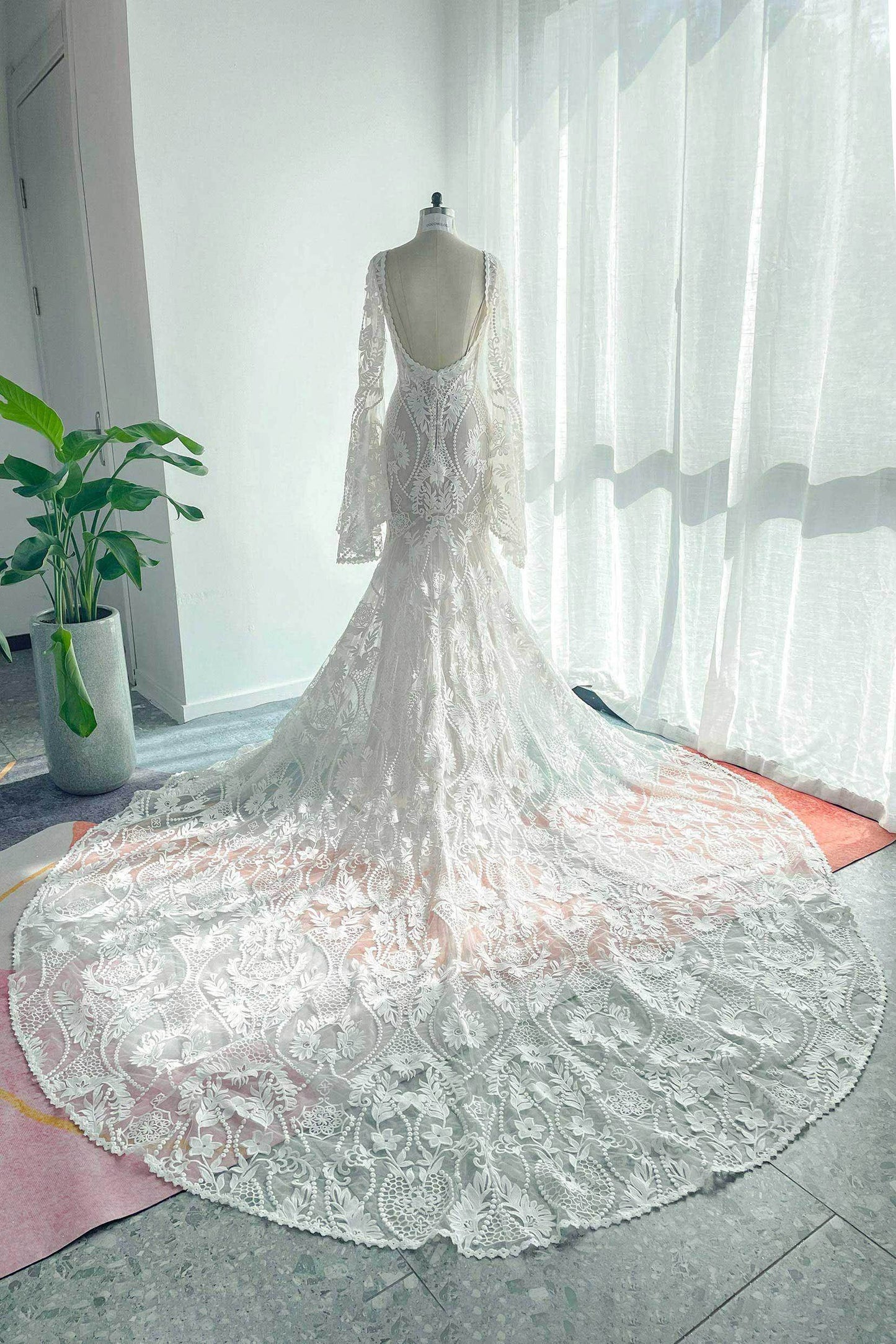 Trumpet-Mermaid Chapel Train Lace Tulle Wedding Dress CW3146 - COCOMELODY
