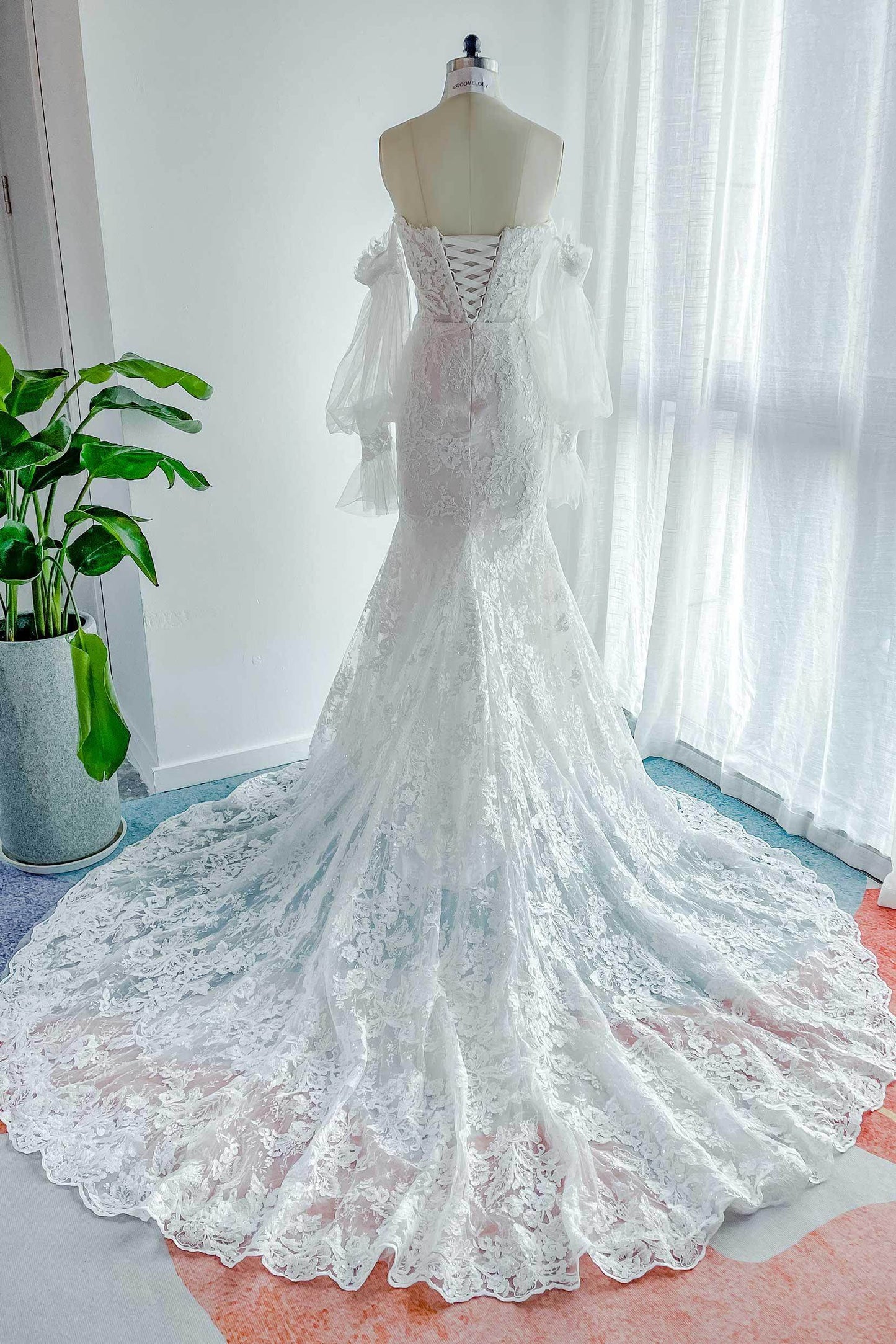 Trumpet-Mermaid Court Train Lace Tulle Wedding Dress CW3148 - COCOMELODY