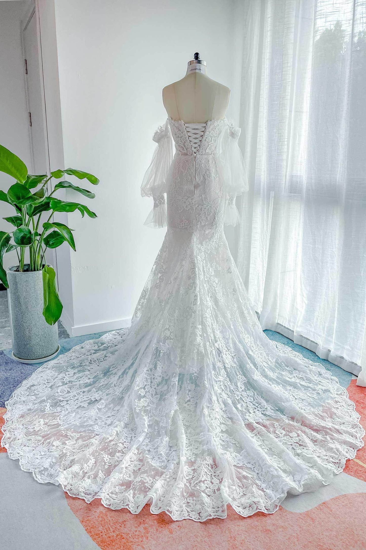 Trumpet-Mermaid Court Train Lace Tulle Wedding Dress CW3148 - COCOMELODY