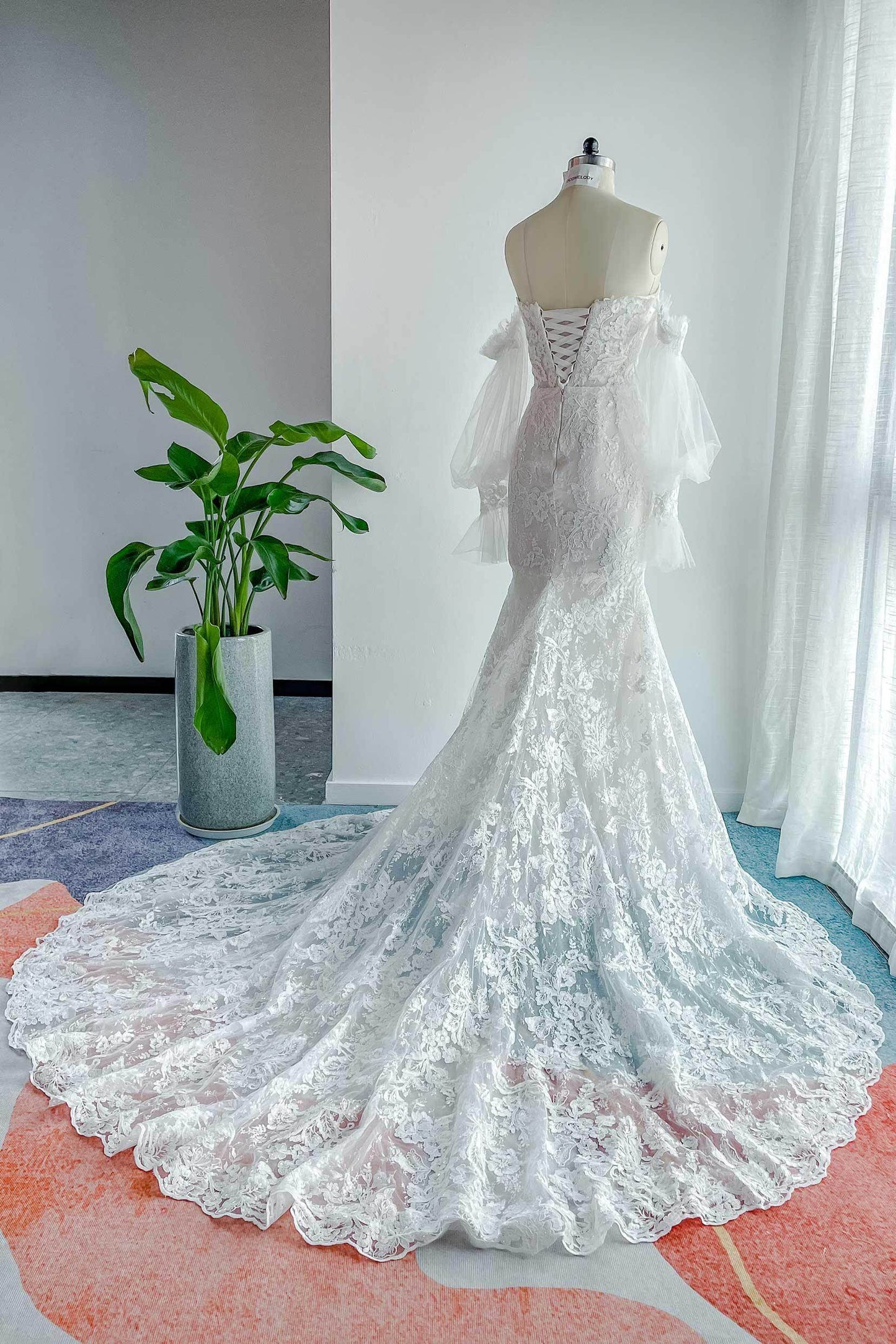 Trumpet-Mermaid Court Train Lace Tulle Wedding Dress CW3148 - COCOMELODY