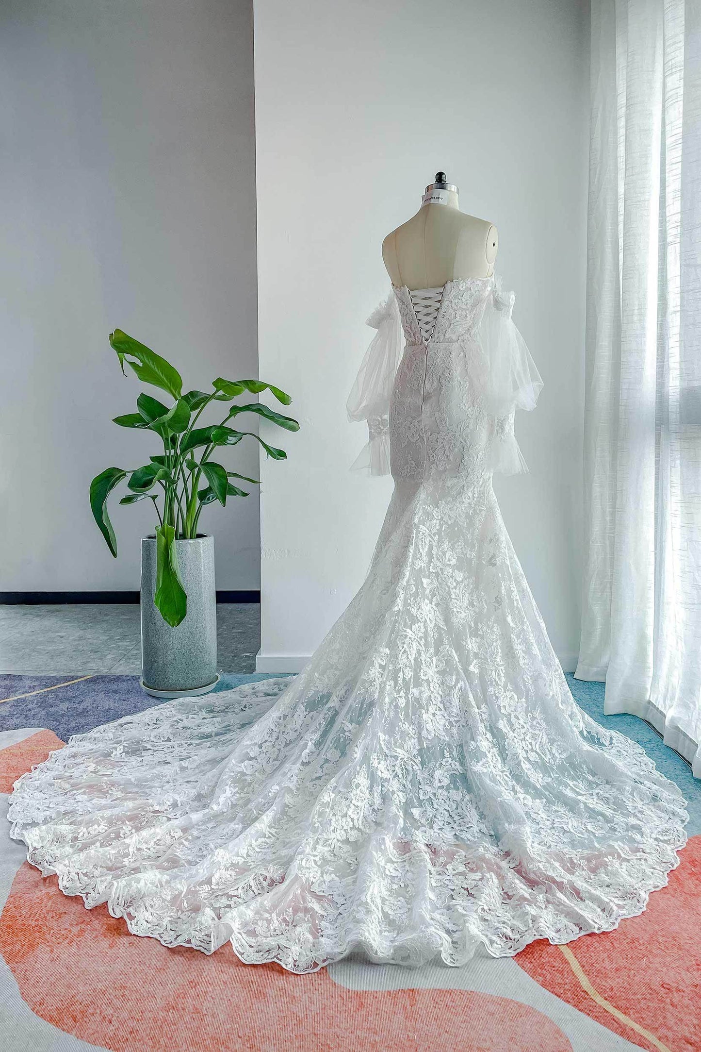 Trumpet-Mermaid Court Train Lace Tulle Wedding Dress CW3148 - COCOMELODY