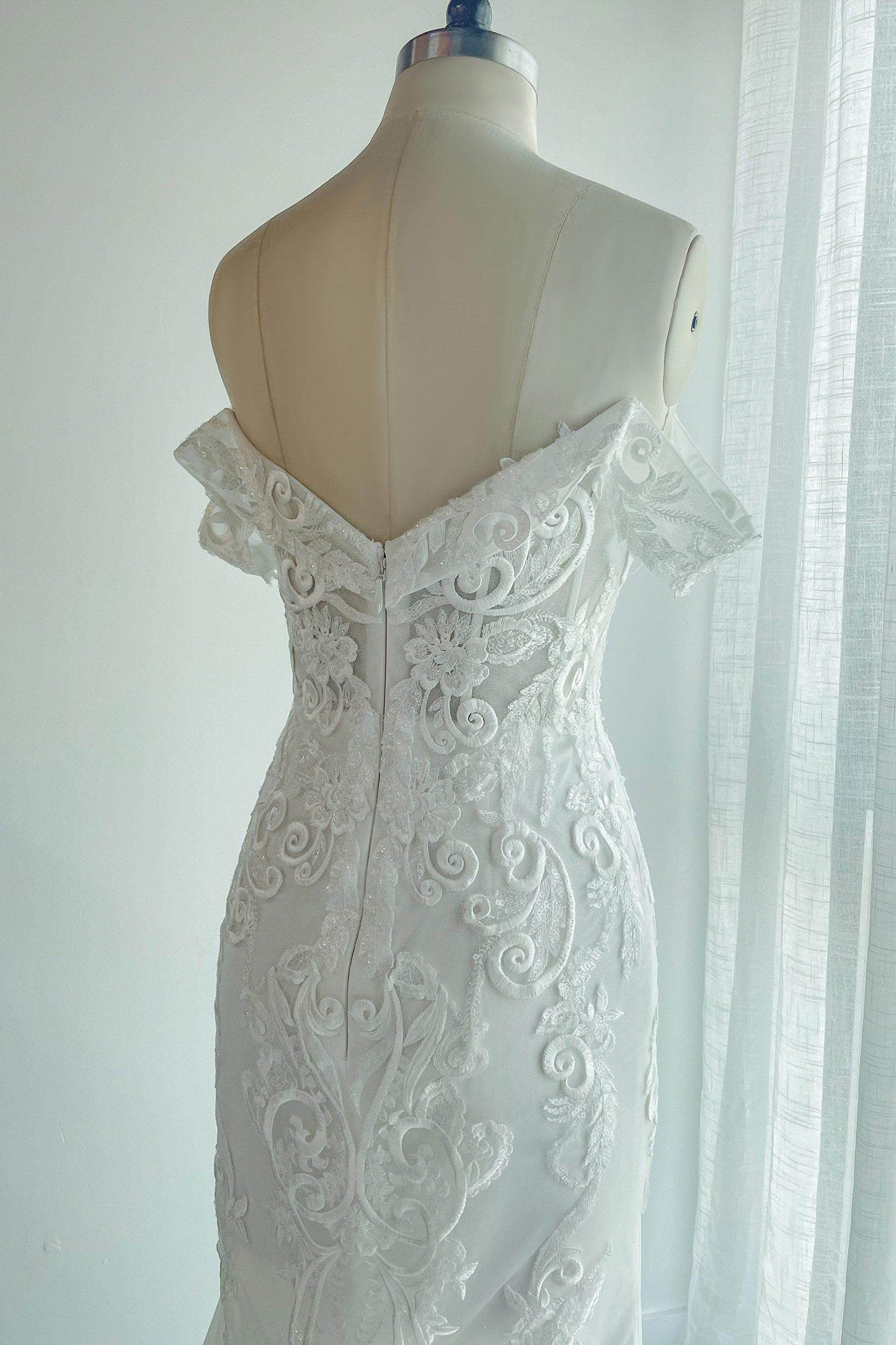 Trumpet-Mermaid Chapel Train Lace Tulle Wedding Dress CW3149 - COCOMELODY