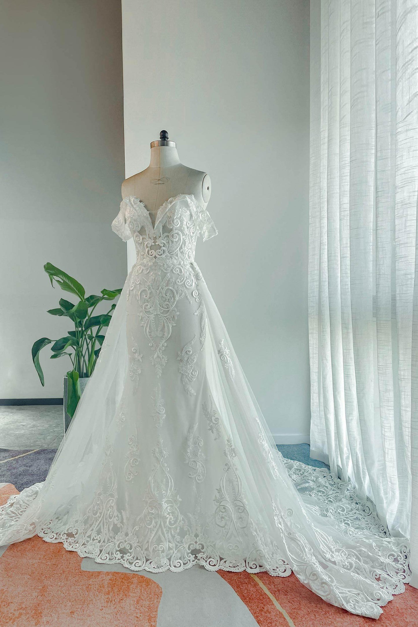 Trumpet-Mermaid Chapel Train Lace Tulle Wedding Dress CW3149 - COCOMELODY