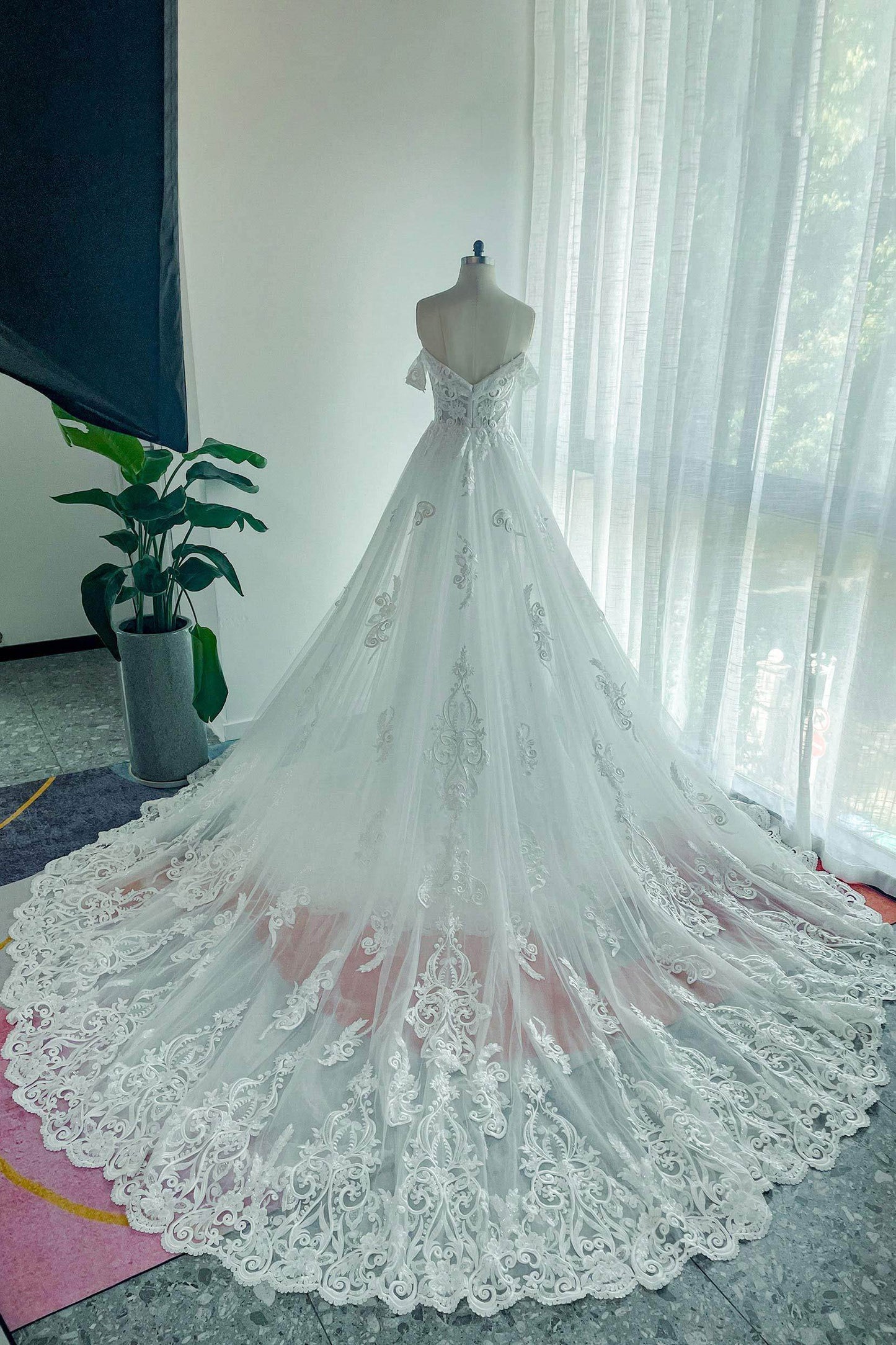 Trumpet-Mermaid Chapel Train Lace Tulle Wedding Dress CW3149 - COCOMELODY