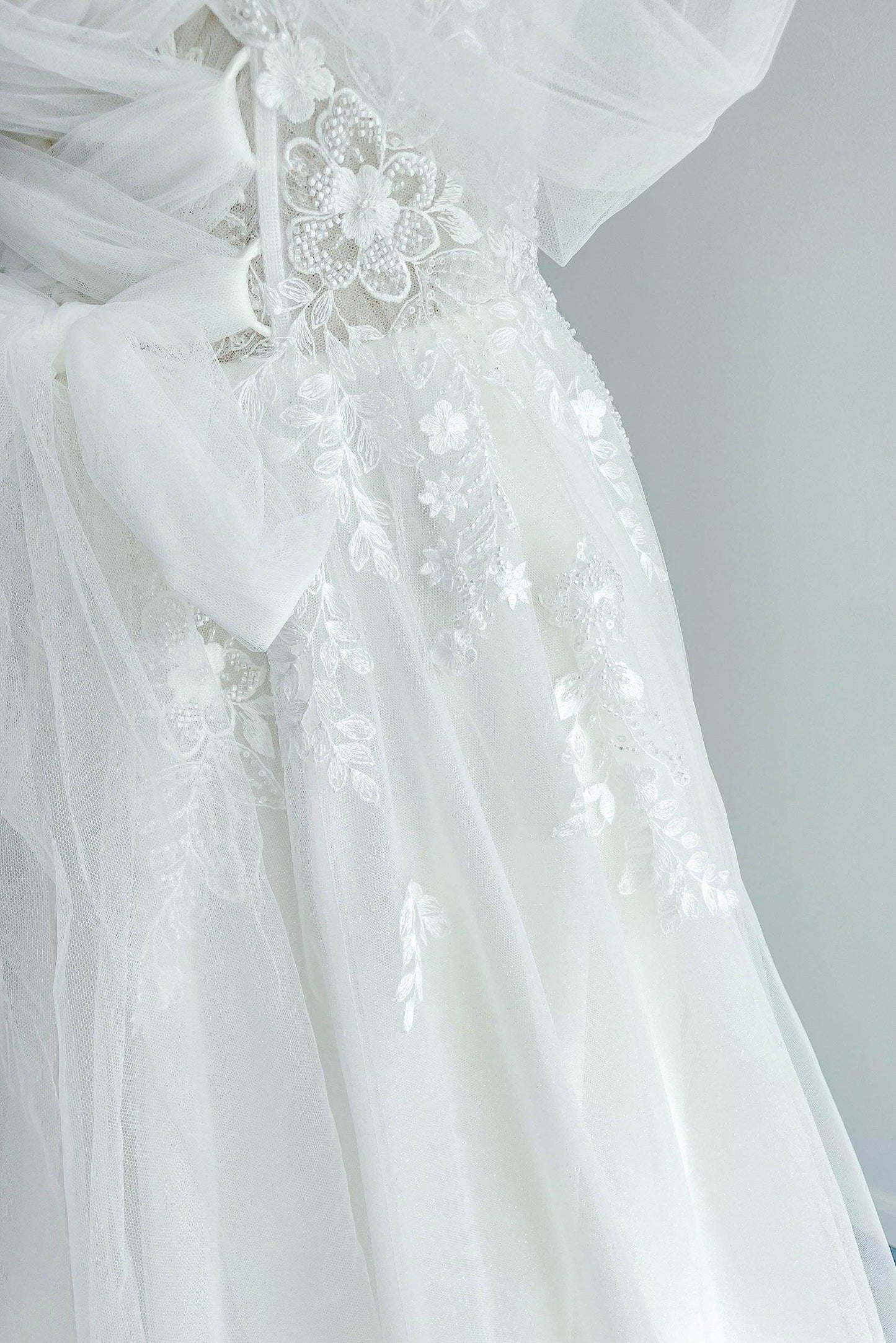 A-Line Court Train Lace Tulle Wedding Dress CW3155 - COCOMELODY
