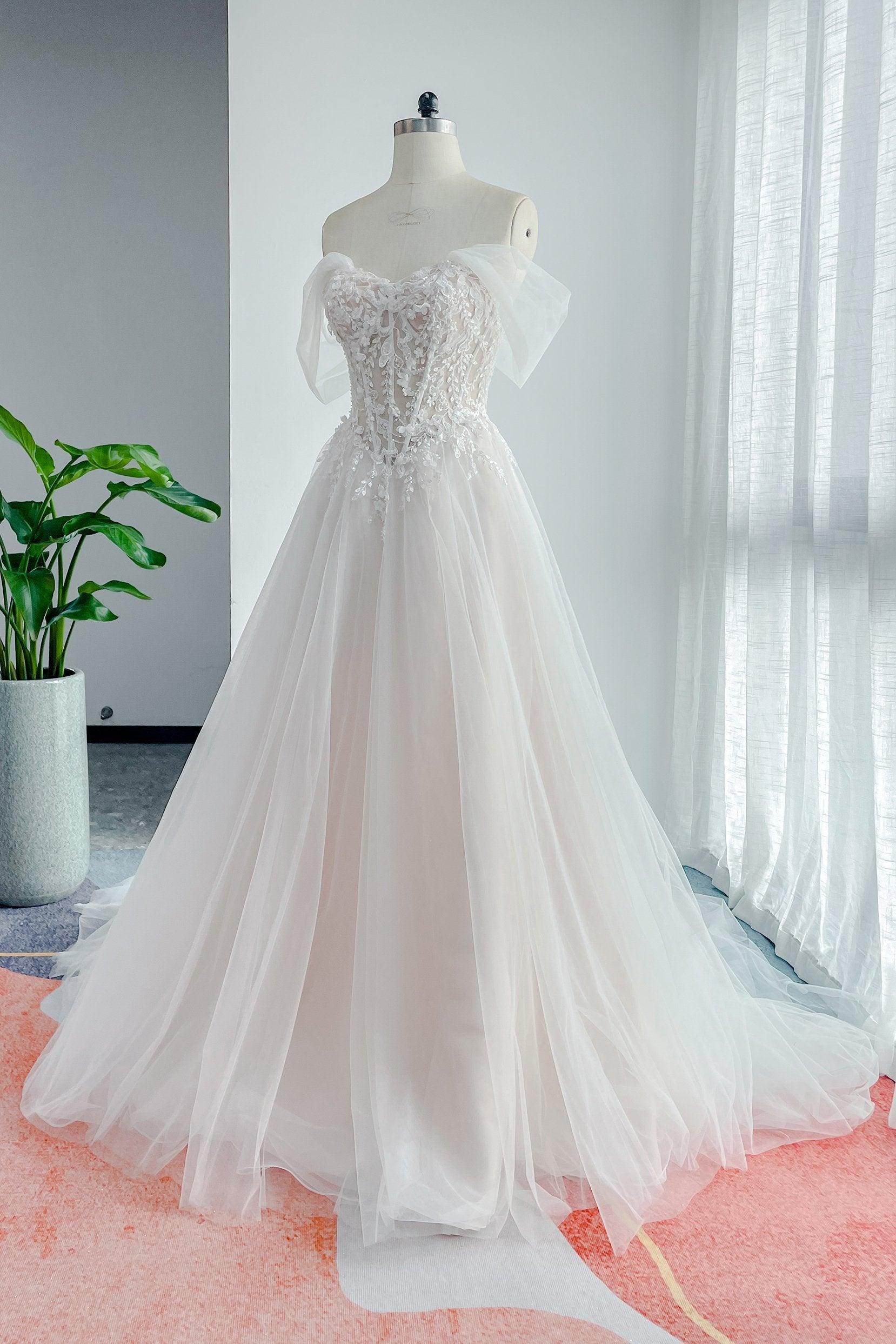 A-Line Court Train Lace Tulle Wedding Dress CW3158 - COCOMELODY