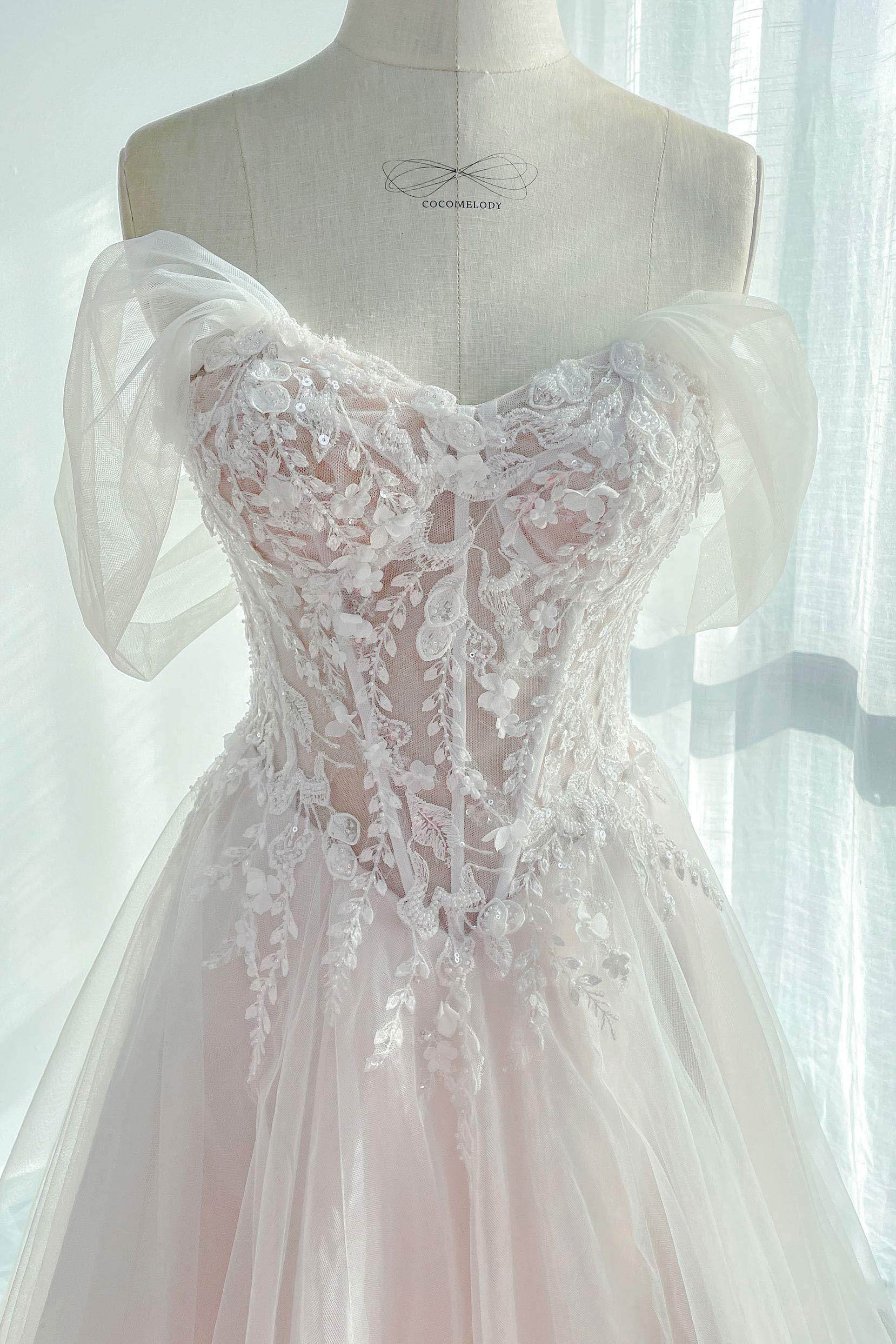 A-Line Court Train Lace Tulle Wedding Dress CW3158 - COCOMELODY