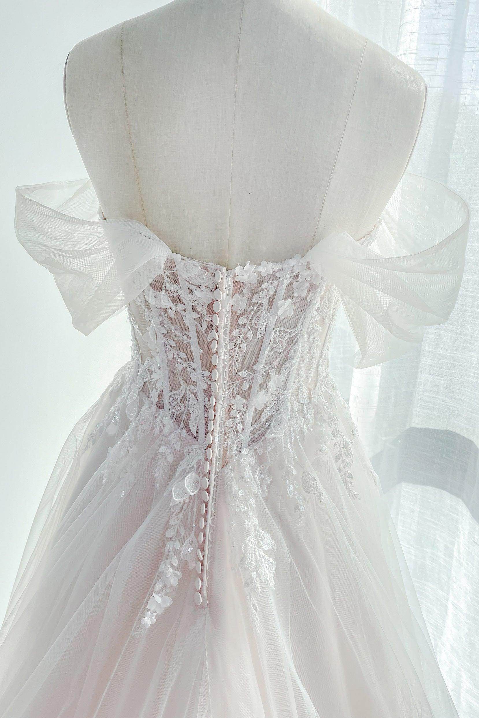 A-Line Court Train Lace Tulle Wedding Dress CW3158 - COCOMELODY