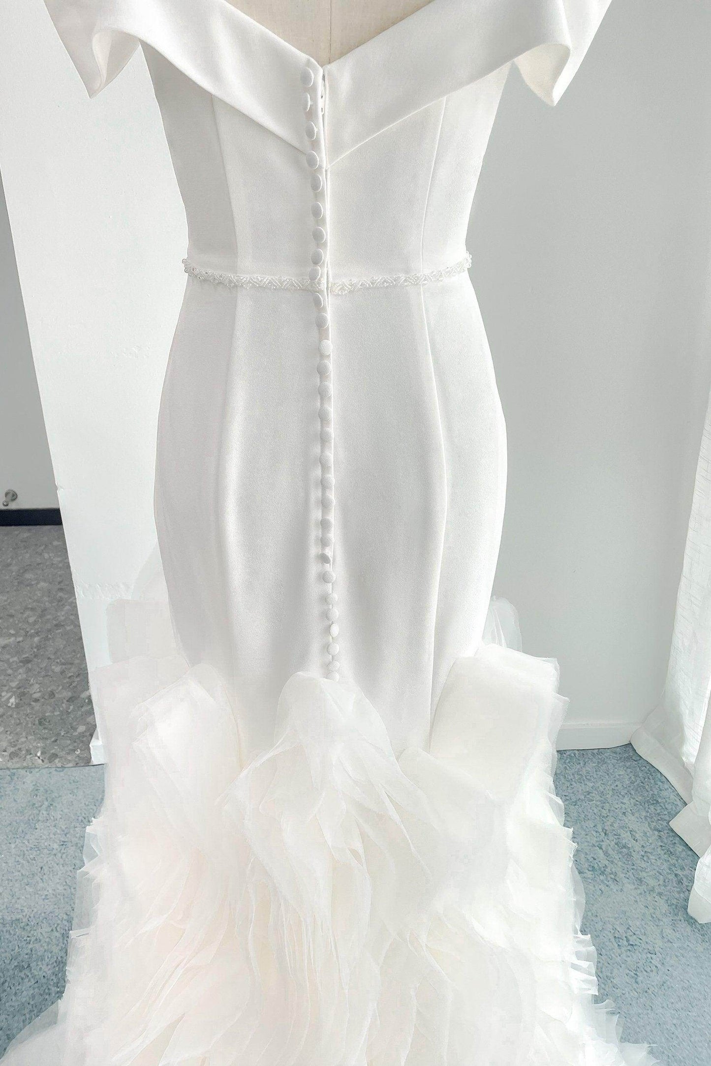 Trumpet-Mermaid Court Train Stretch Satin Wedding Dress CW3159 - COCOMELODY