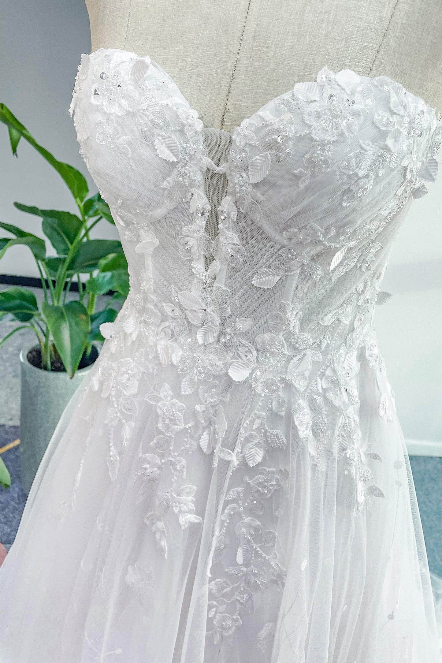 A-Line Court Train Lace Tulle Wedding Dress CW3161 - COCOMELODY