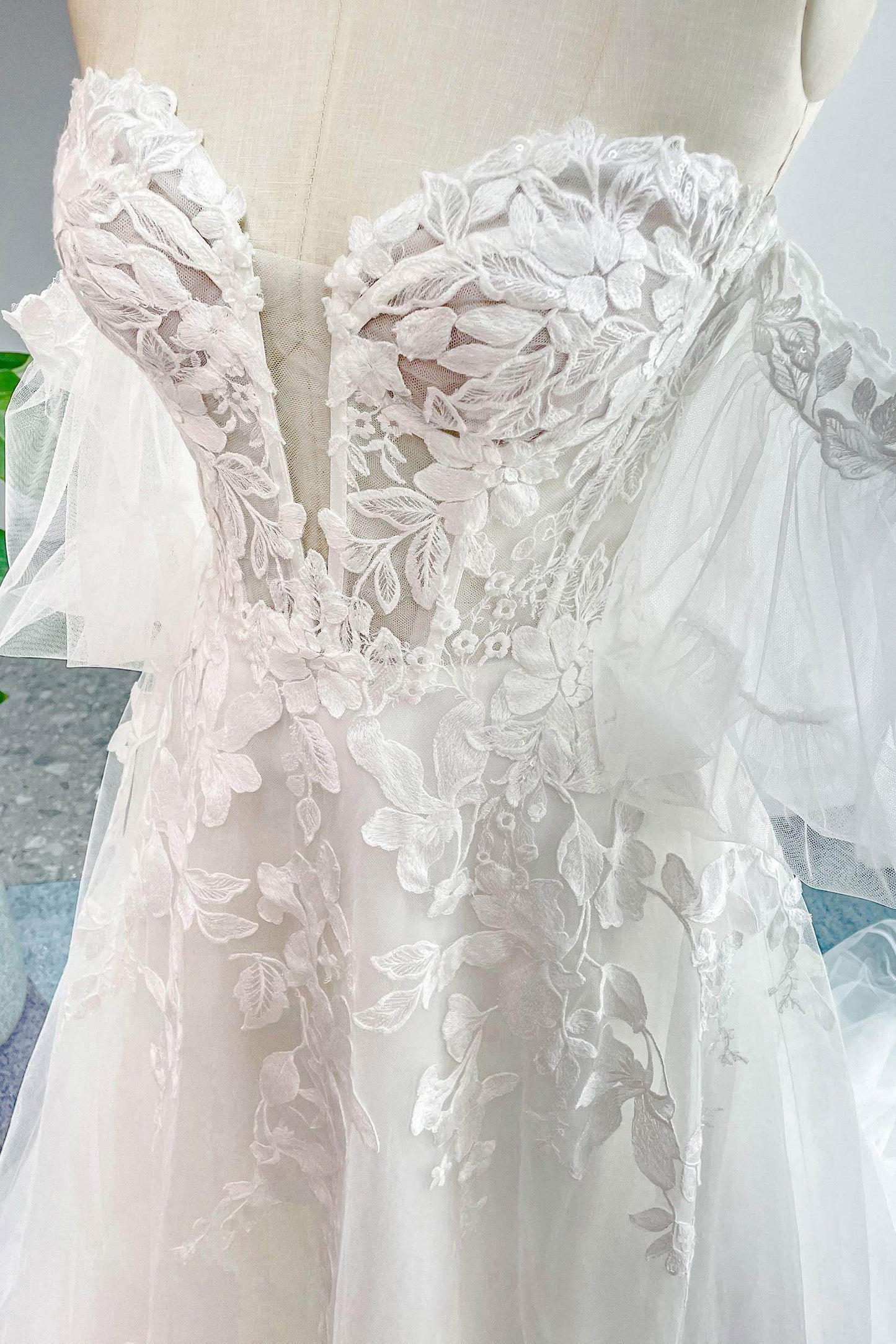 A-Line Court Train Lace Tulle Wedding Dress CW3162 - COCOMELODY