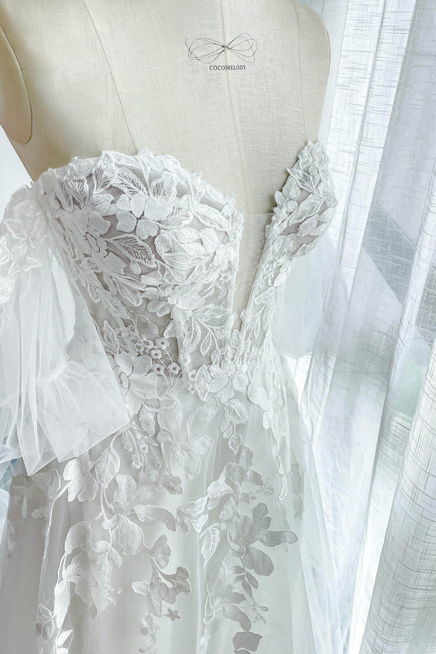 A-Line Court Train Lace Tulle Wedding Dress CW3162 - COCOMELODY