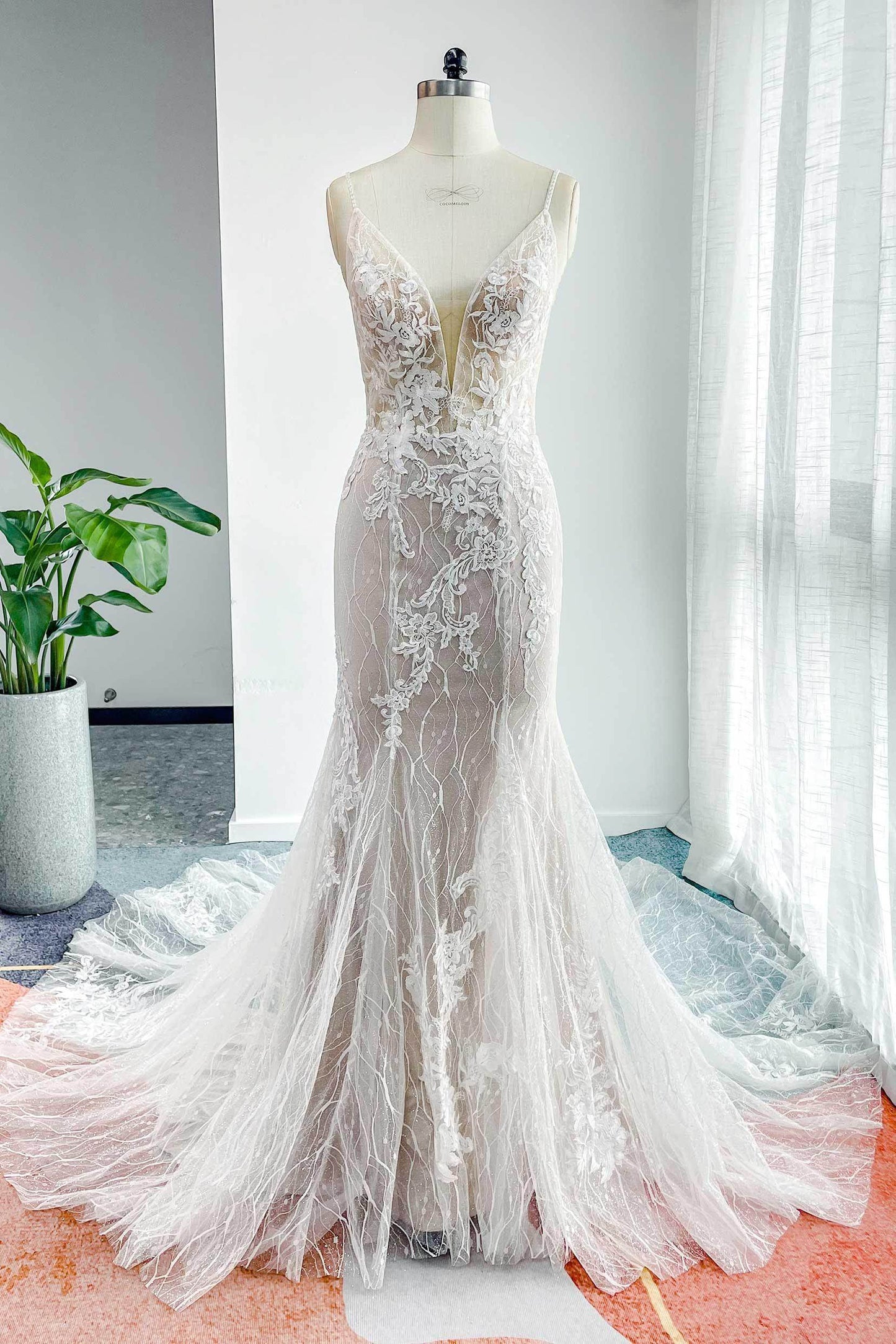 Trumpet-Mermaid Chapel Train Lace Tulle Wedding Dress CW3206 - COCOMELODY