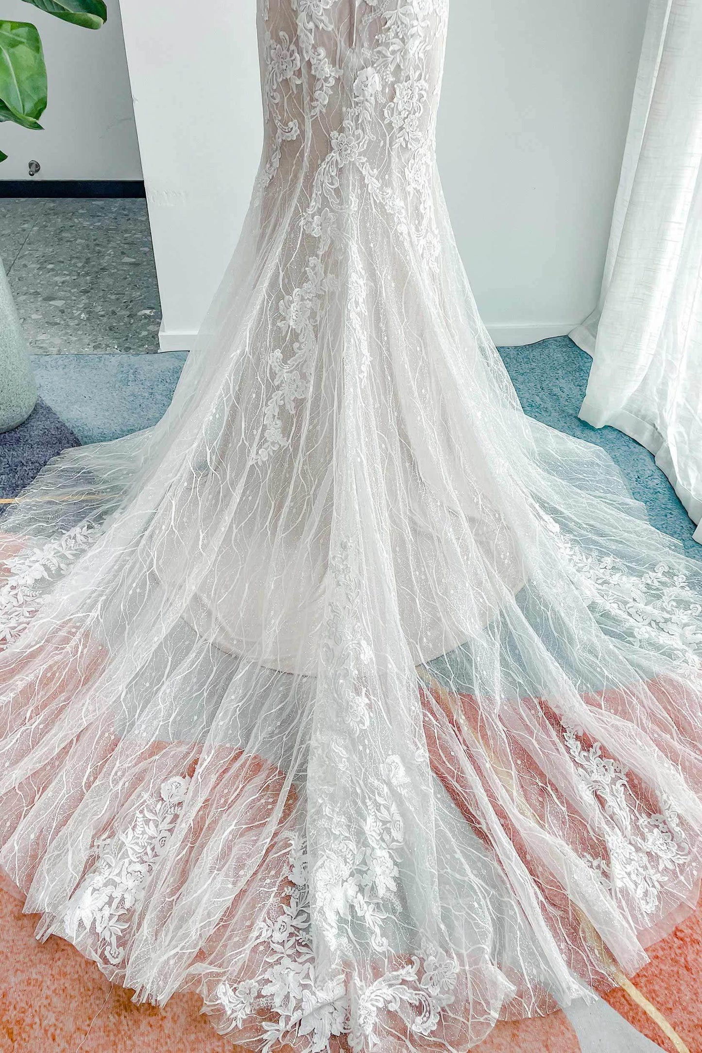 Trumpet-Mermaid Chapel Train Lace Tulle Wedding Dress CW3206 - COCOMELODY
