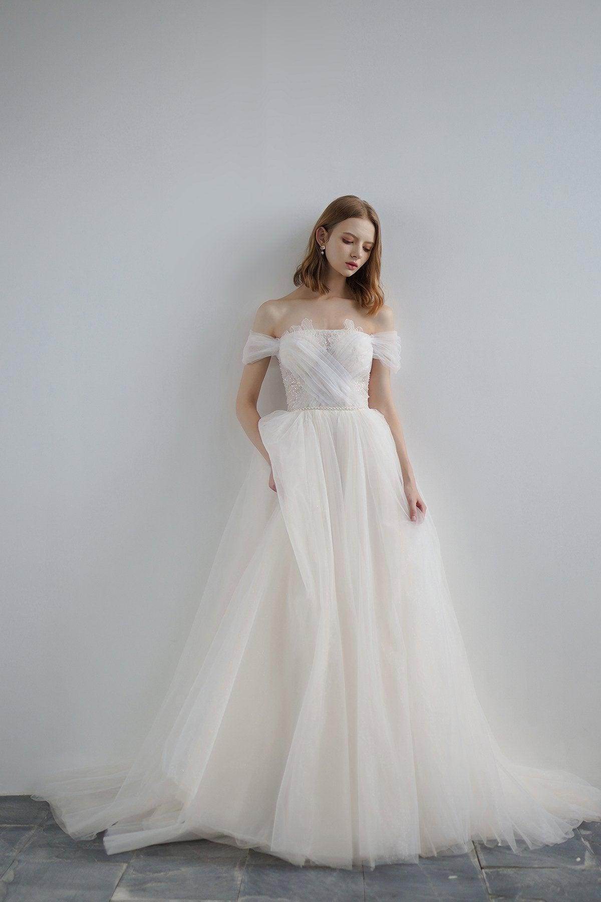 A-Line Sweep-Brush Train Lace Tulle Wedding Dress CW3220 - COCOMELODY