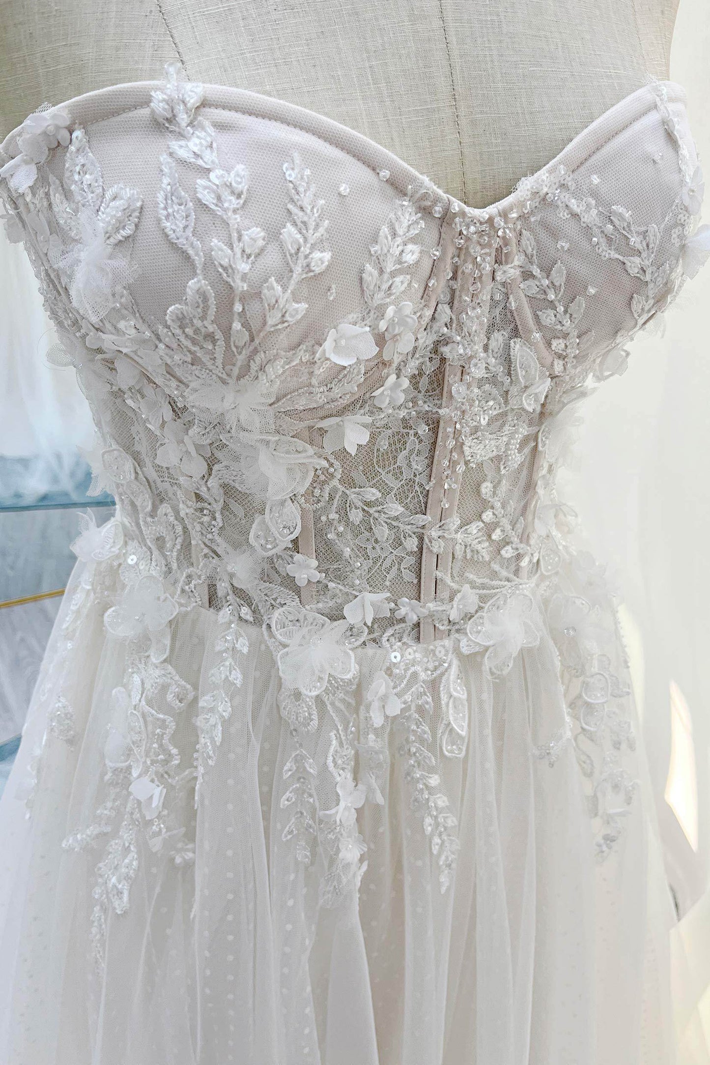 A-Line Court Train Lace Tulle Wedding Dress CW3225 - COCOMELODY