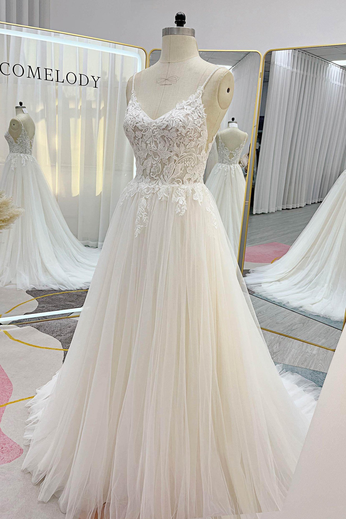 A-Line Court Train Lace Tulle Wedding Dress CW3226 - COCOMELODY