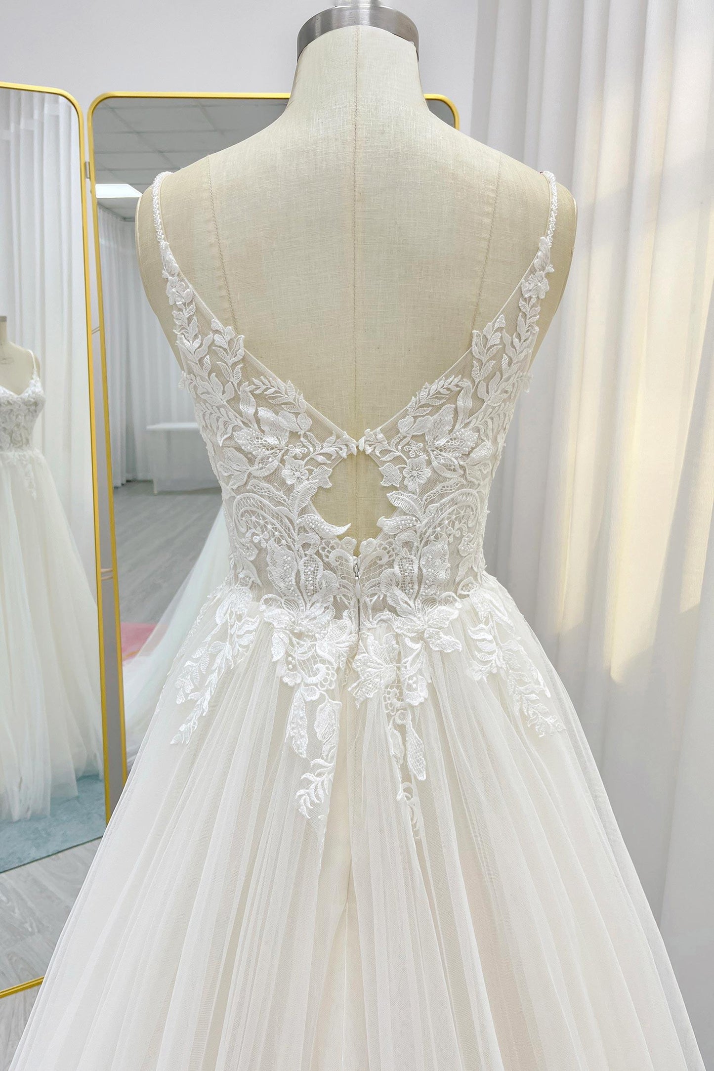 A-Line Court Train Lace Tulle Wedding Dress CW3226