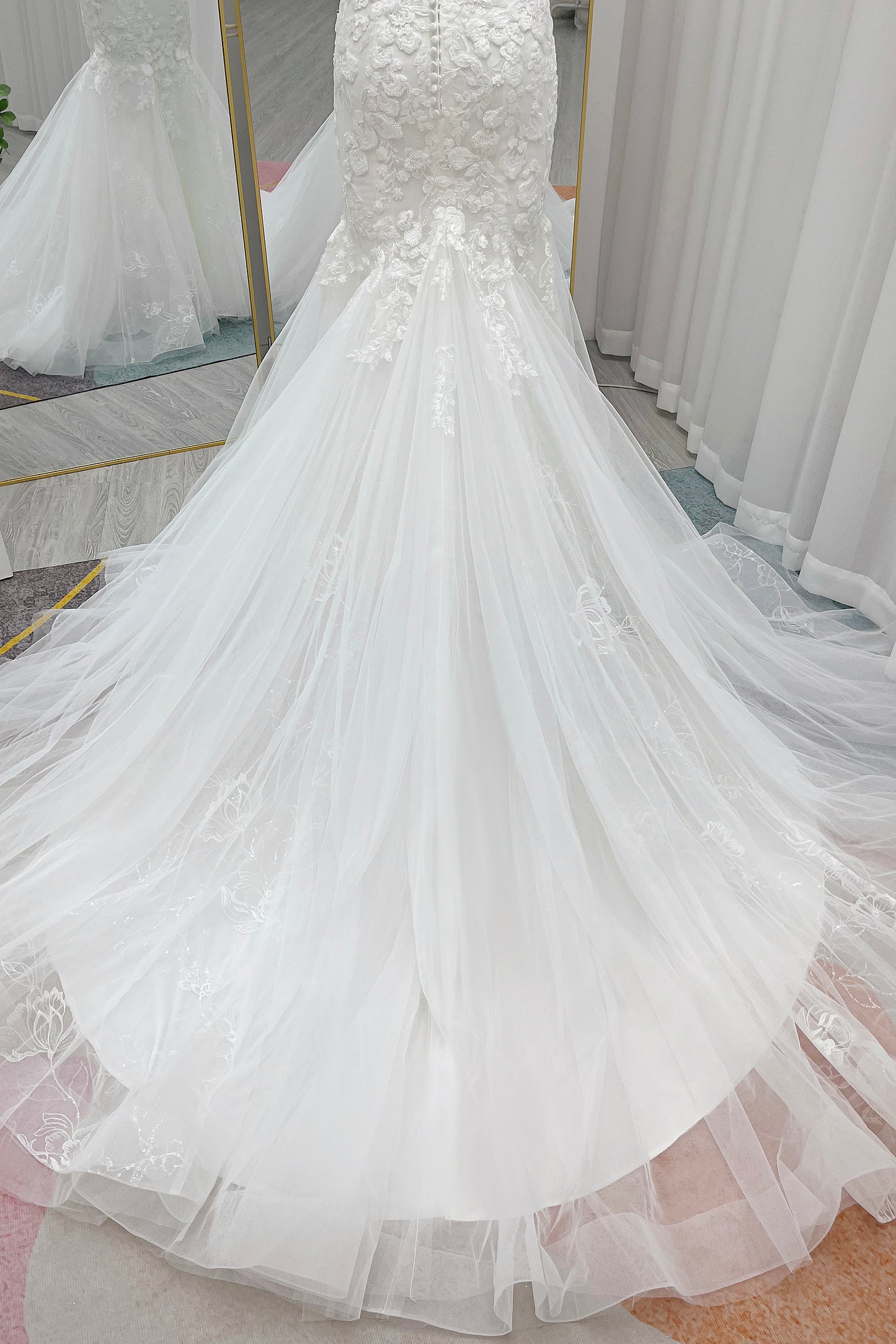 Trumpet-Mermaid Chapel Train Lace Tulle Wedding Dress CW3228