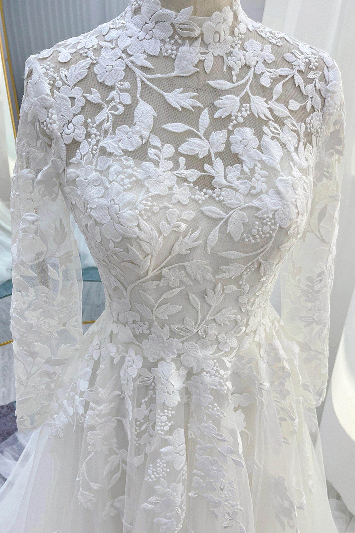 A-Line Court Train Lace Tulle Wedding Dress CW3234 - COCOMELODY