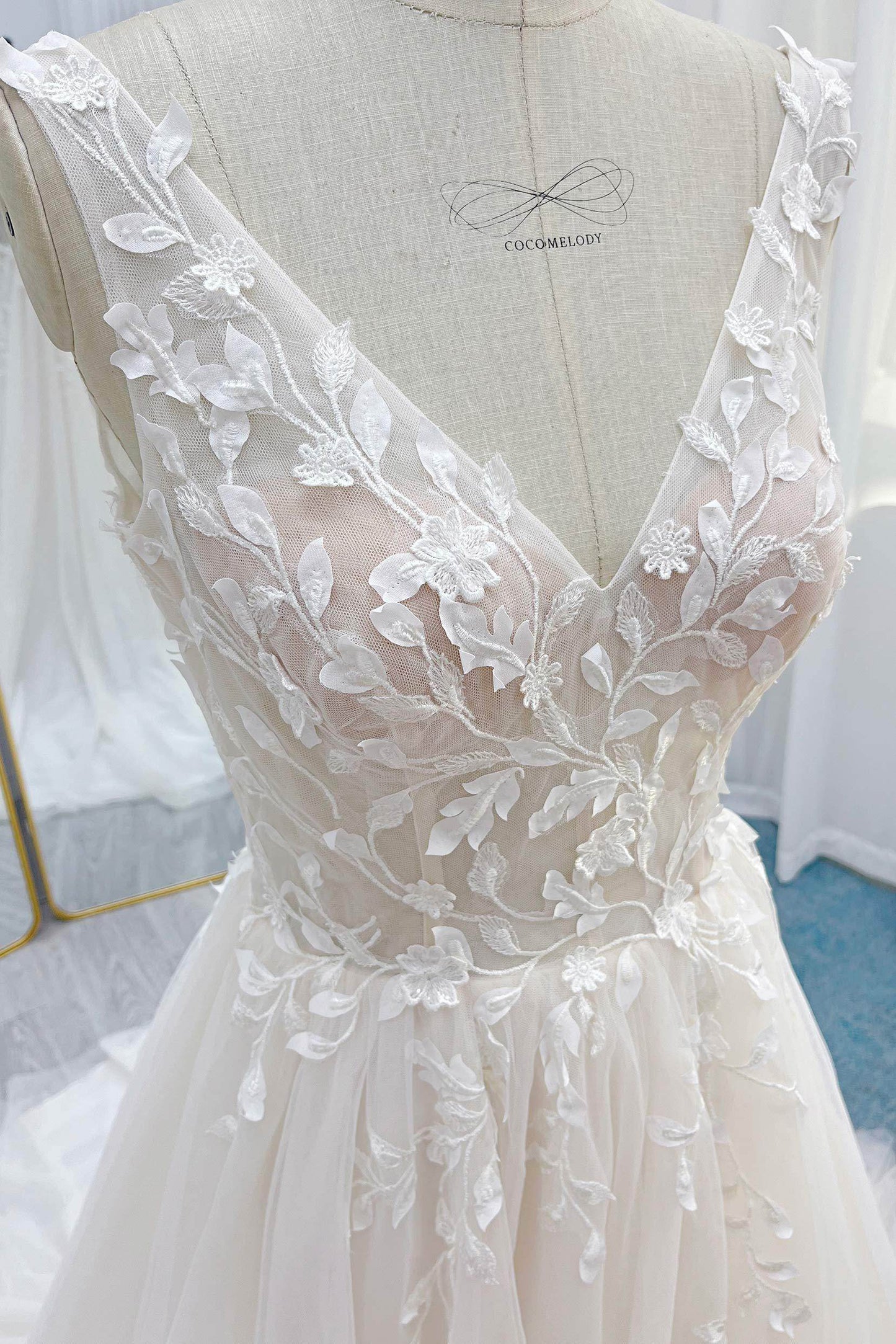 A-Line Court Train Lace Tulle Wedding Dress CW3238CR - COCOMELODY