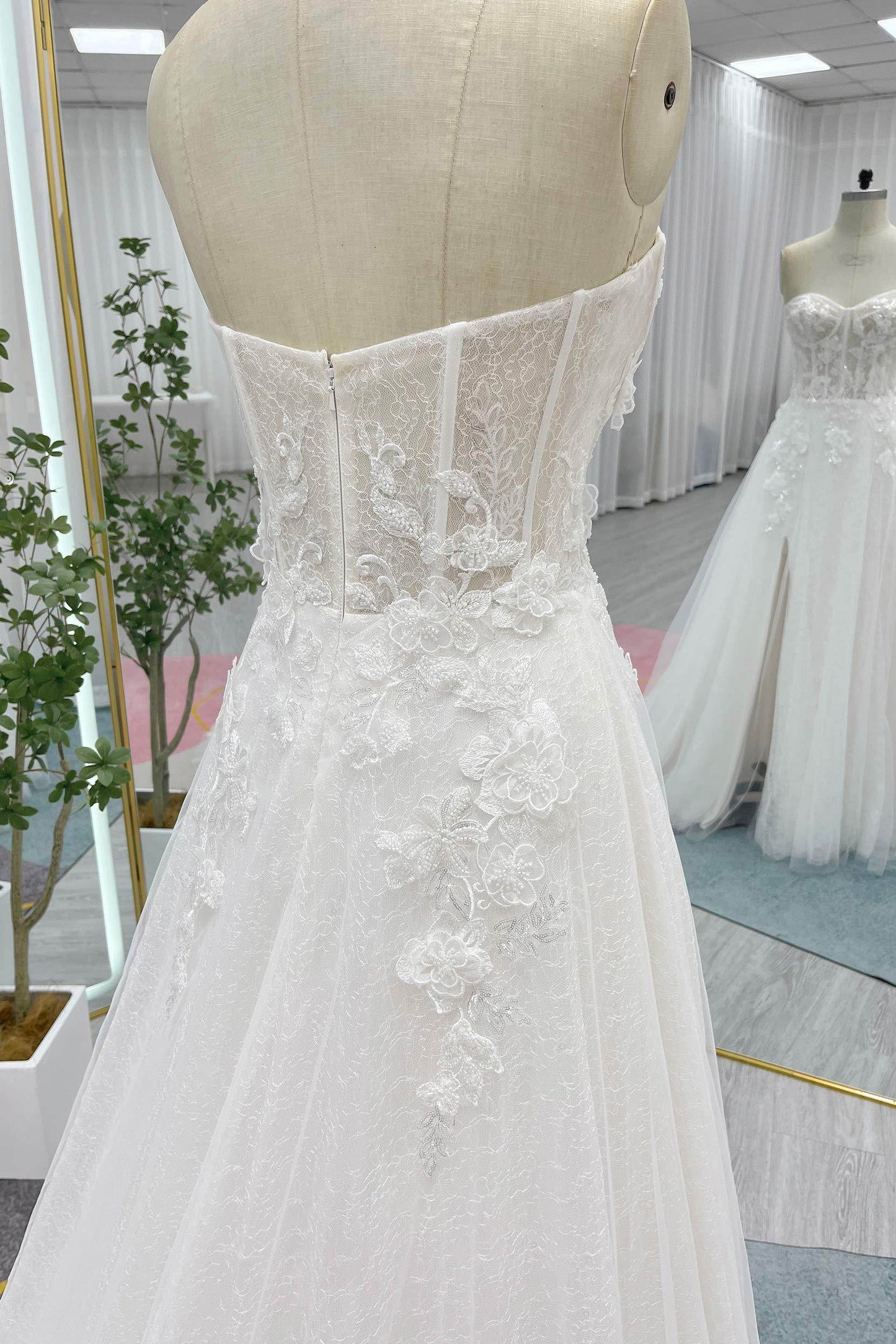A-Line Court Train Lace Tulle Wedding Dress CW3239 - COCOMELODY