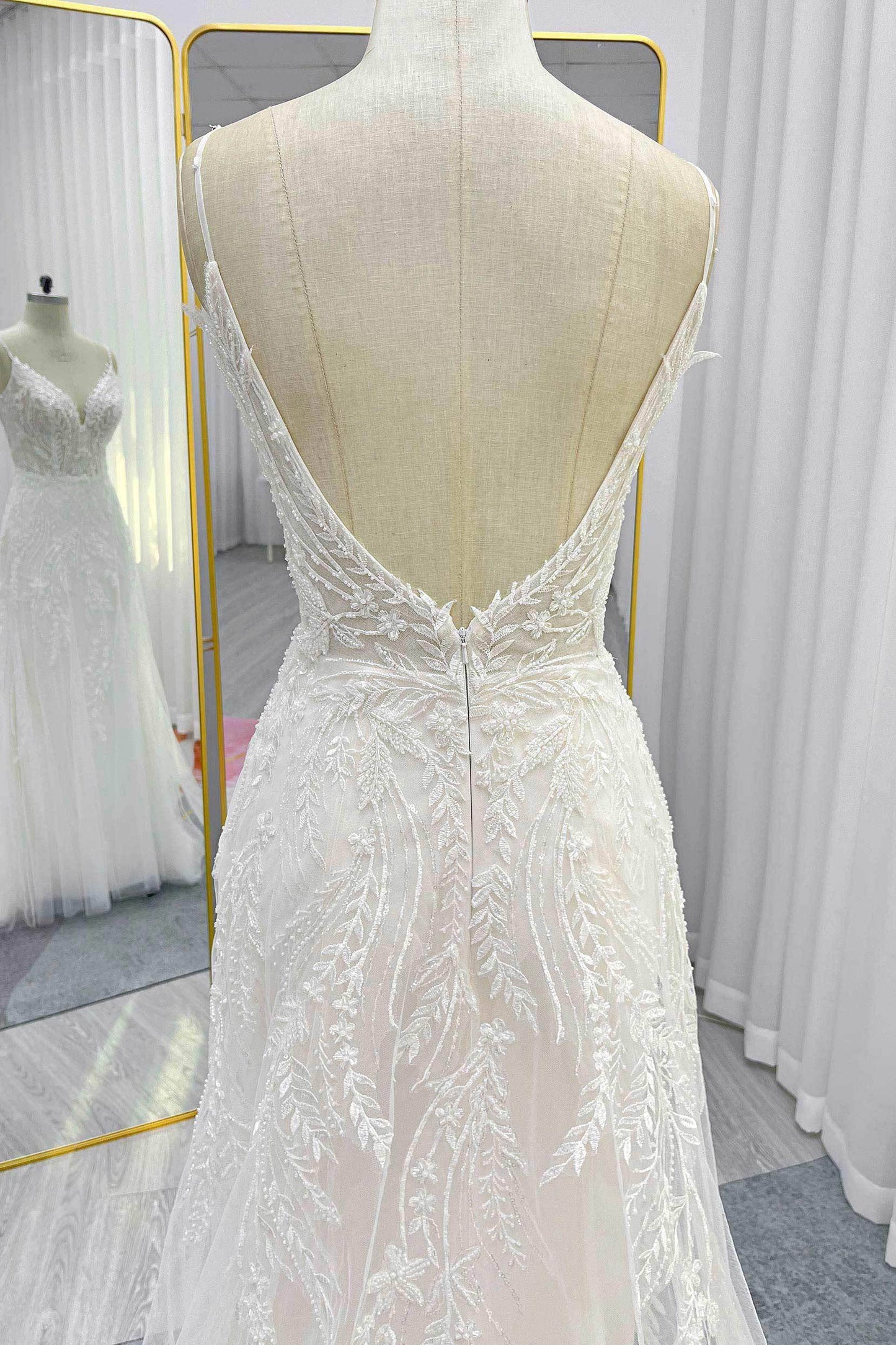A-Line Court Train Lace Tulle Wedding Dress CW3243 - COCOMELODY