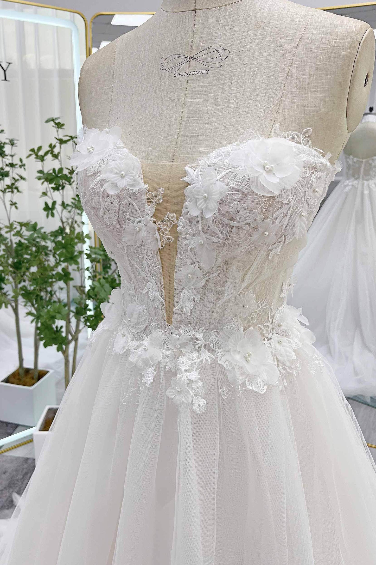 A-Line Court Train Lace Tulle Wedding Dress CW3245 - COCOMELODY