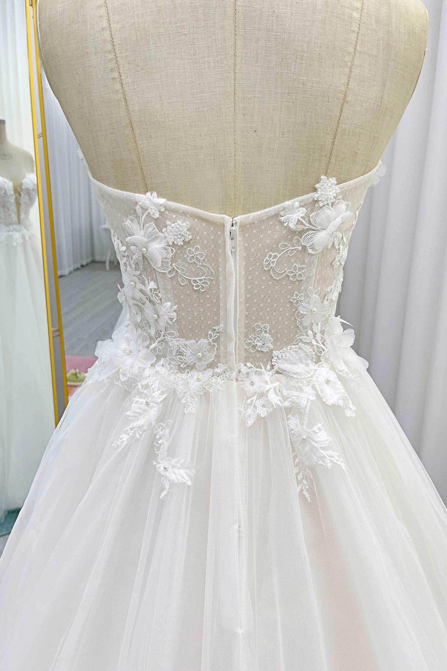 A-Line Court Train Lace Tulle Wedding Dress CW3245 - COCOMELODY