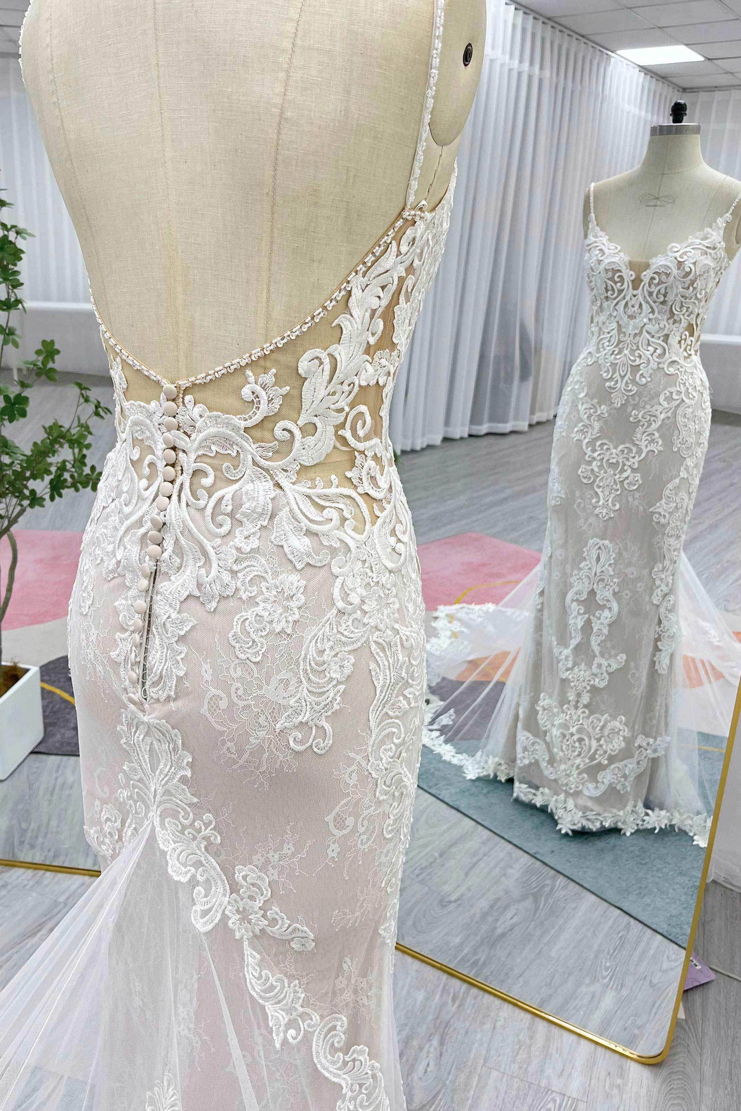 Trumpet-Mermaid Chapel Train Lace Tulle Wedding Dress CW3249 - COCOMELODY