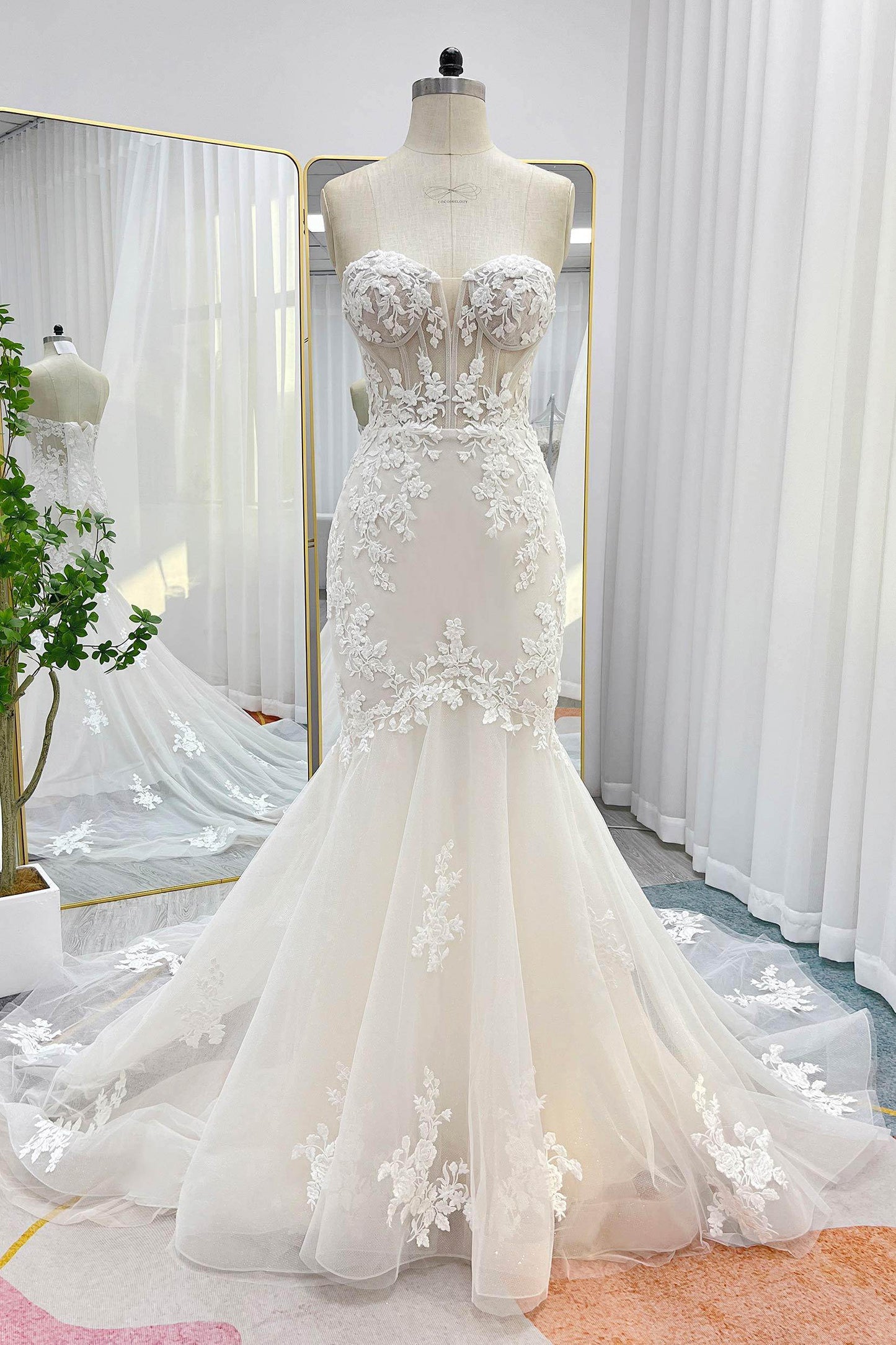 Trumpet-Mermaid Chapel Train Lace Wedding Dress CW3255 - COCOMELODY