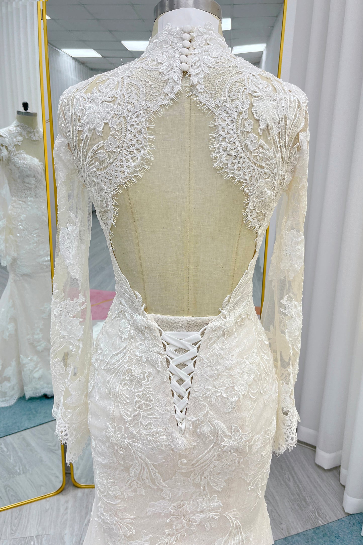 Trumpet-Mermaid Chapel Train Lace Tulle Wedding Dress CW3257