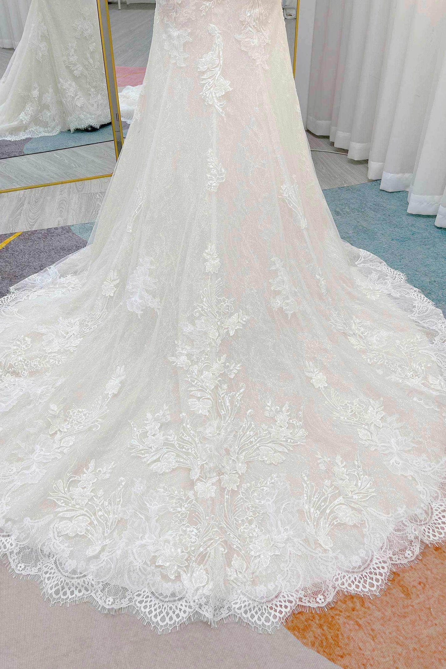 Trumpet-Mermaid Chapel Train Lace Tulle Wedding Dress CW3257 - COCOMELODY