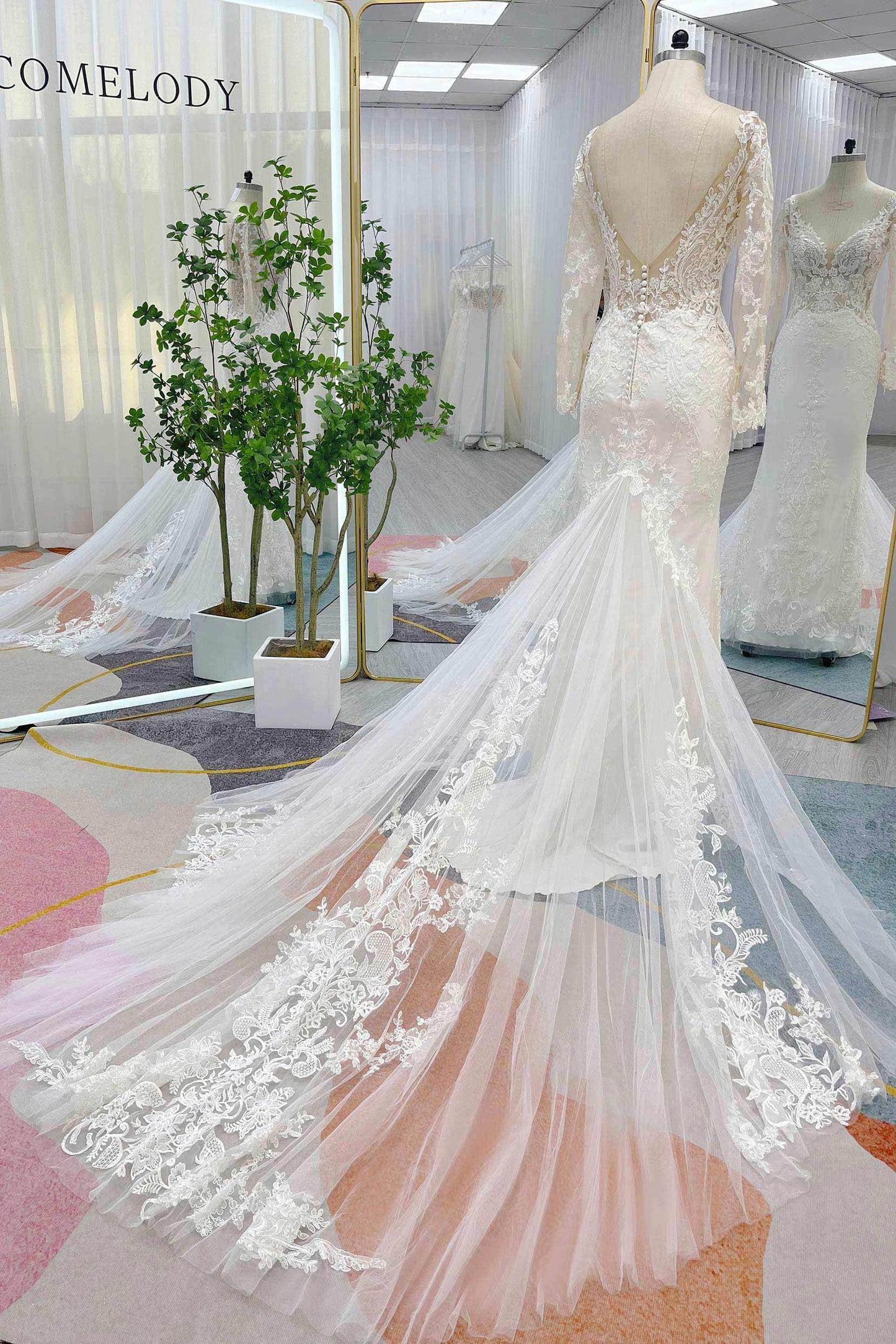 Trumpet-Mermaid Chapel Train Lace Tulle Wedding Dress CW3258 - COCOMELODY
