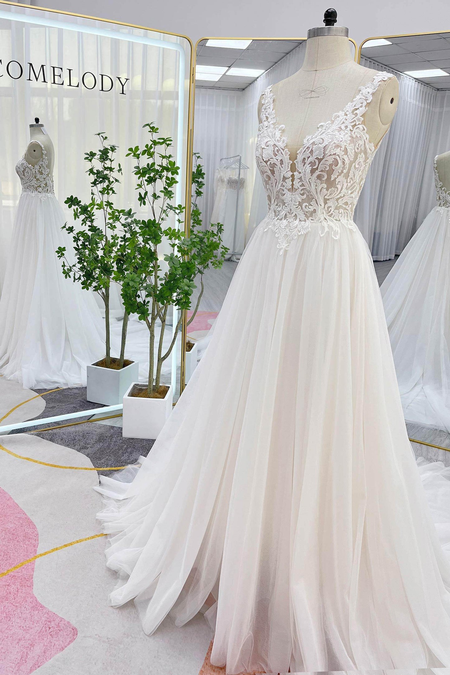 A-Line Court Train Lace Tulle Wedding Dress CW3262 - COCOMELODY