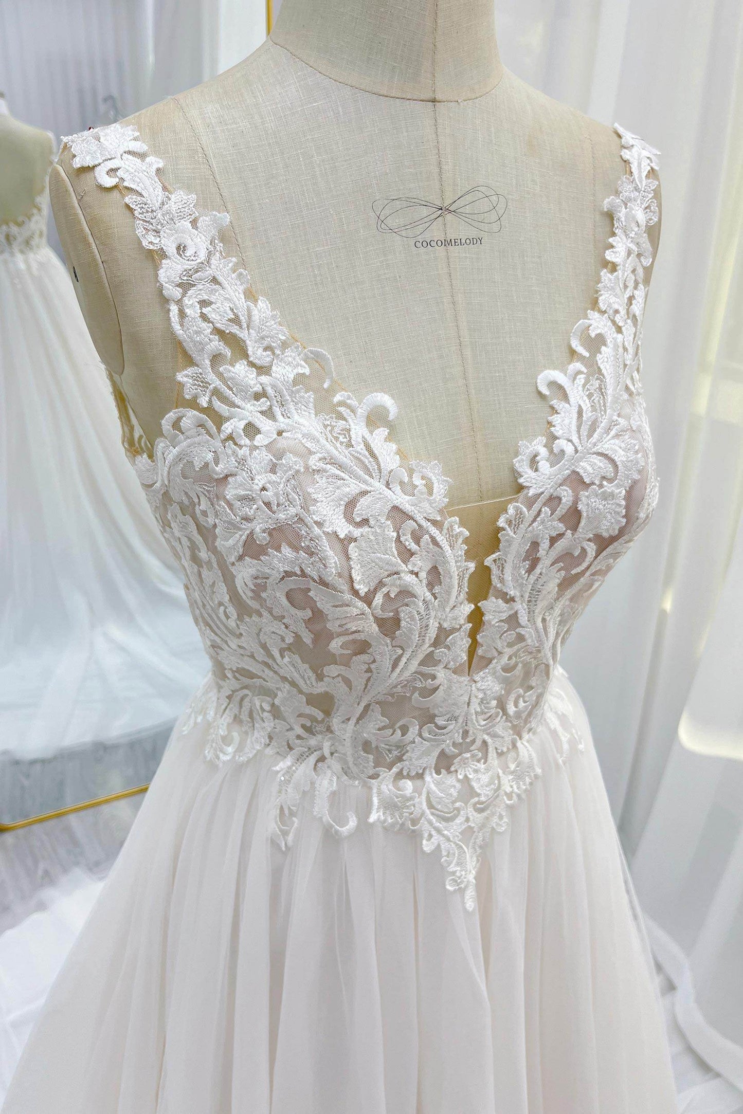 A-Line Court Train Lace Tulle Wedding Dress CW3262 - COCOMELODY
