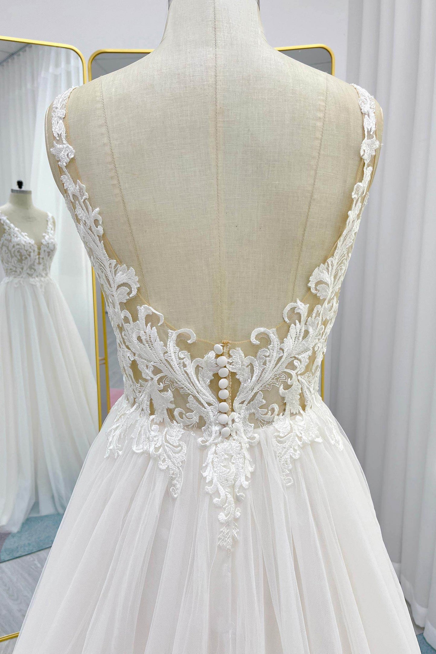 A-Line Court Train Lace Tulle Wedding Dress CW3262 - COCOMELODY